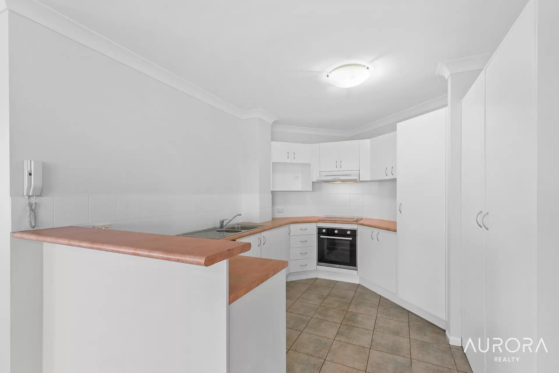 10/540 Old Cleveland Road, Camp Hill Leased by Aurora Property - image 1