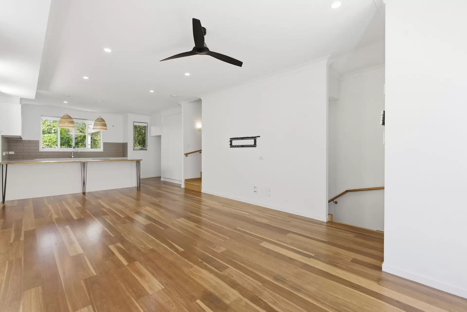 1/98 Mclennan Street, Wooloowin Leased by Aurora Property - image 1