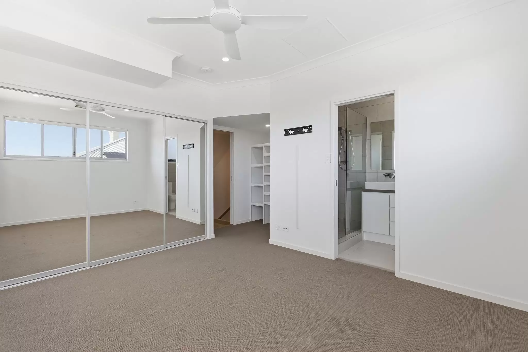 1/98 Mclennan Street, Wooloowin Leased by Aurora Property - image 10