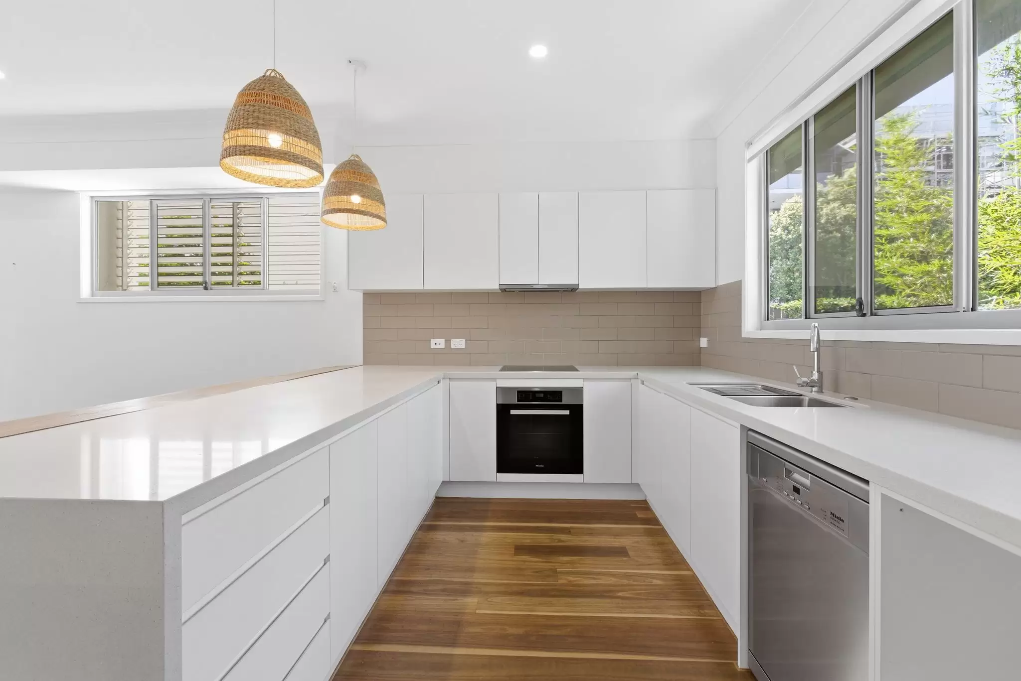 1/98 Mclennan Street, Wooloowin Leased by Aurora Property - image 2