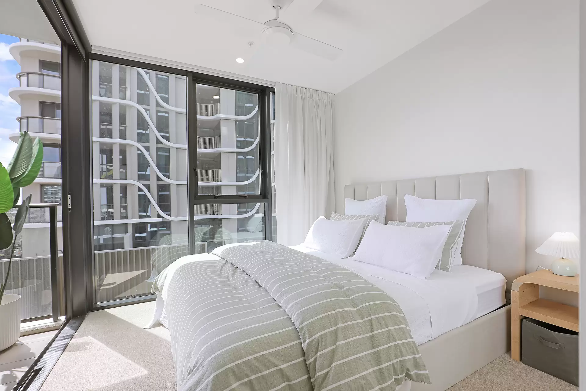 20605/7 Wharf Street, Hamilton Sold by Aurora Property - image 1