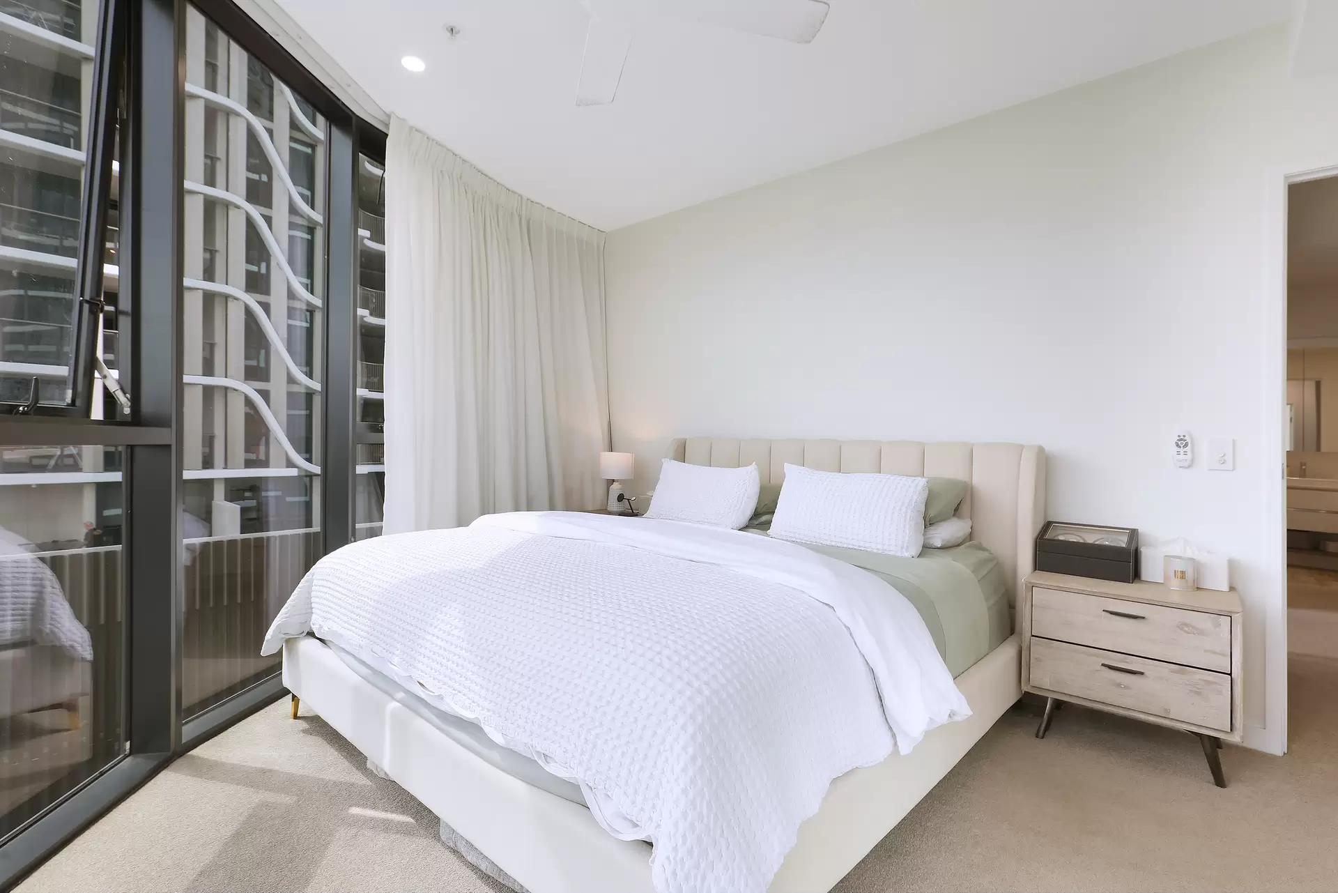 20605/7 Wharf Street, Hamilton Sold by Aurora Property - image 1
