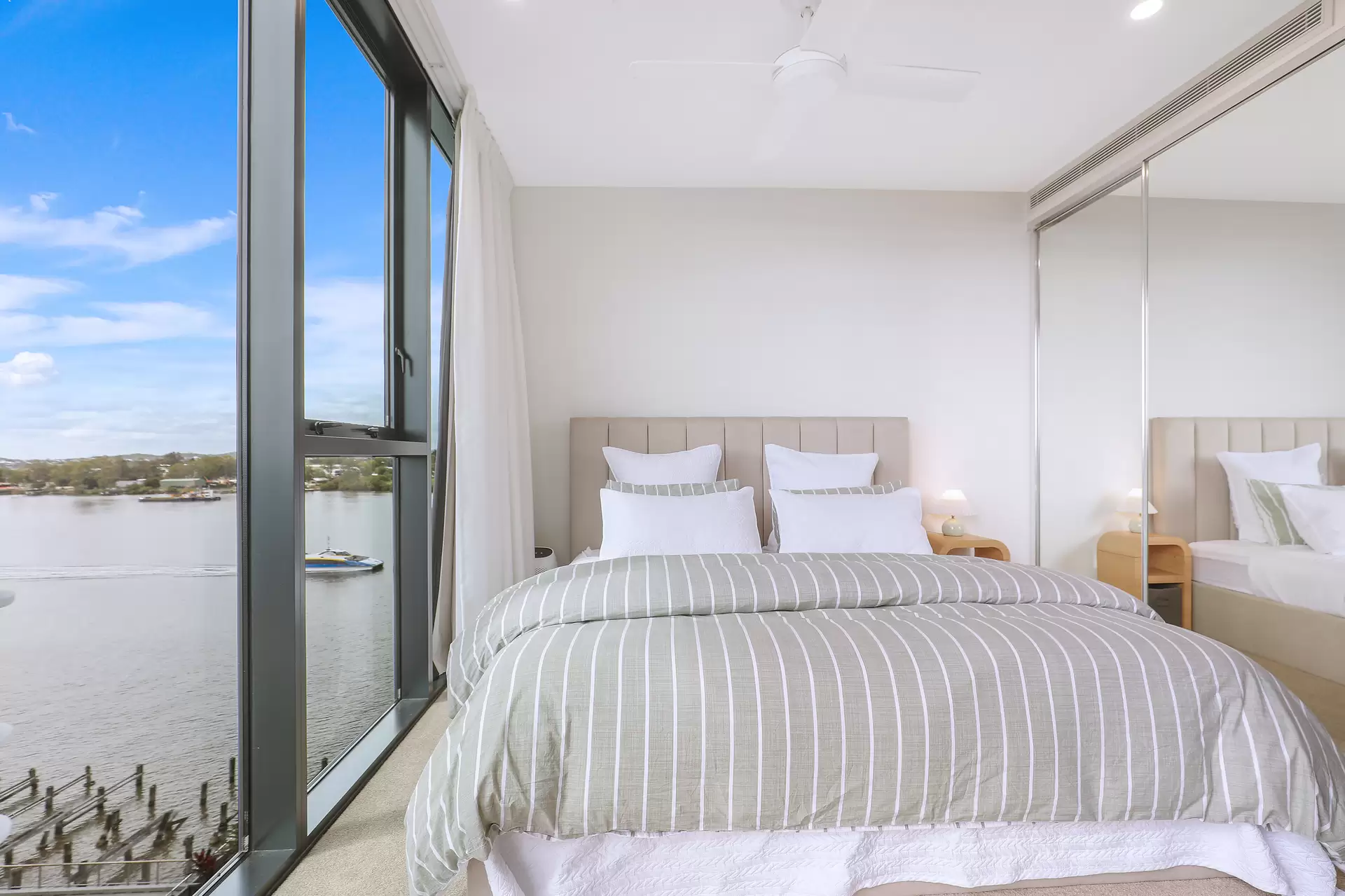 20605/7 Wharf Street, Hamilton Sold by Aurora Property - image 1