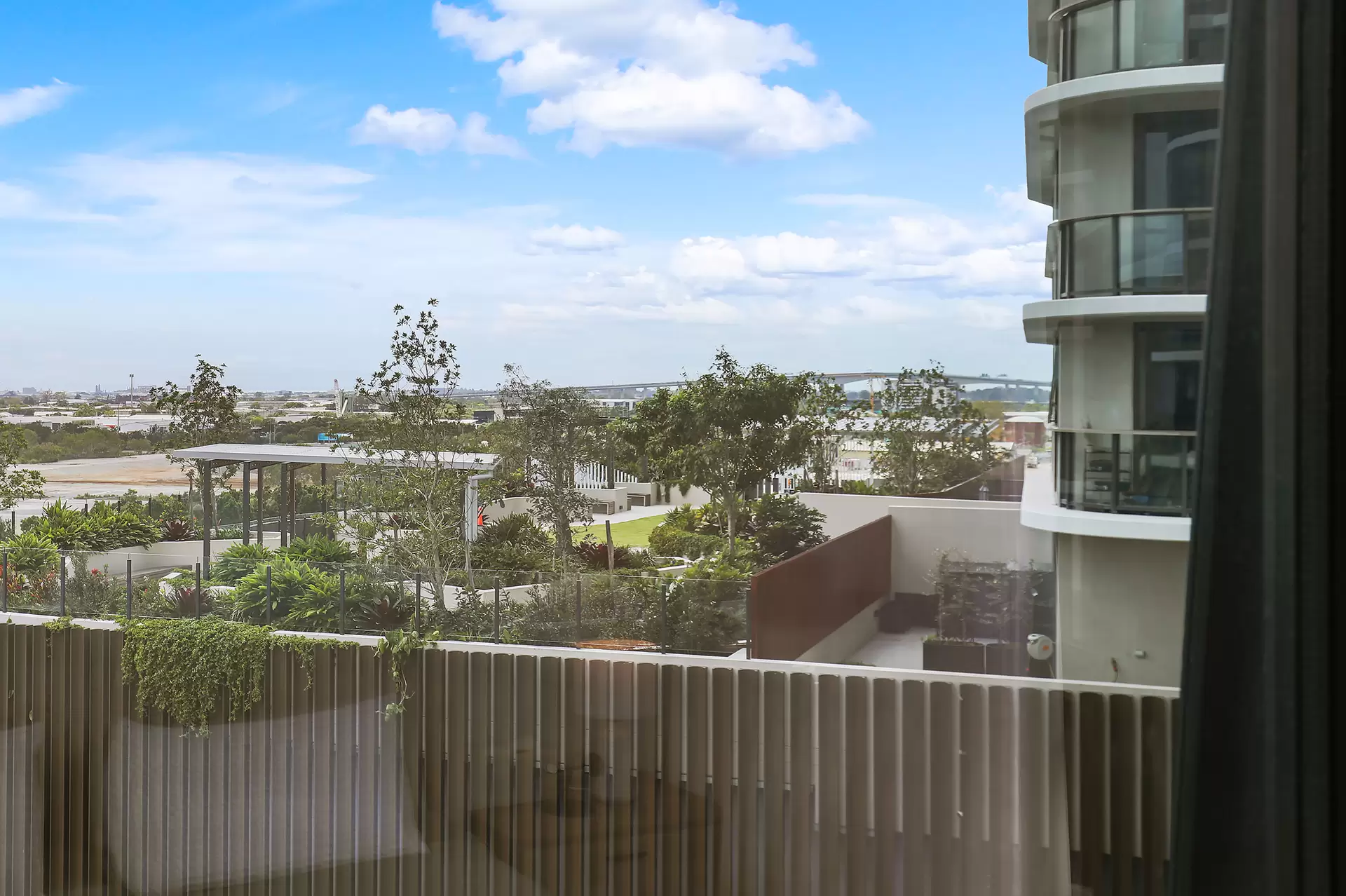 20605/7 Wharf Street, Hamilton Sold by Aurora Property - image 1