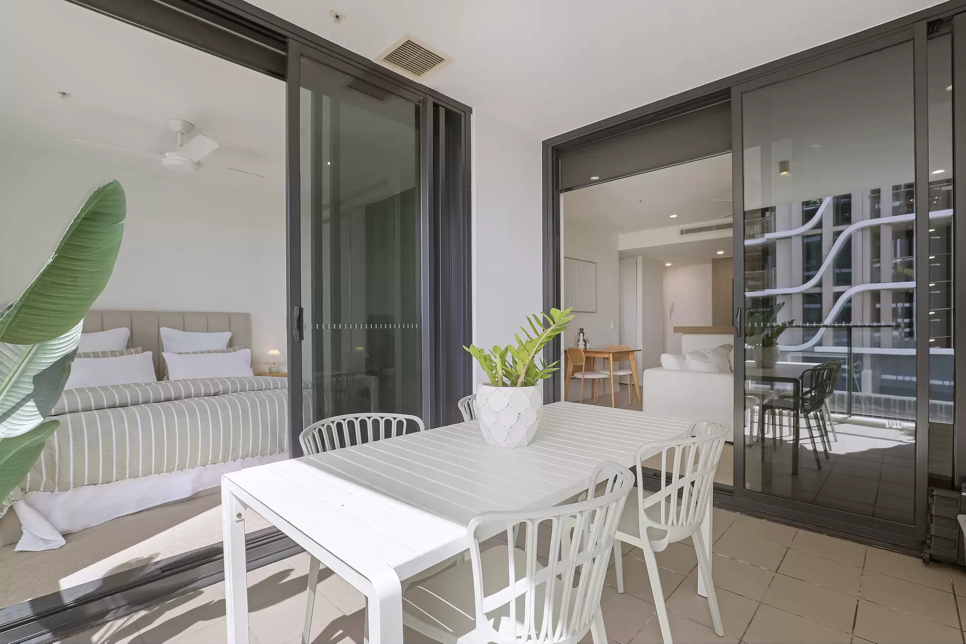 20605/7 Wharf Street, Hamilton Sold by Aurora Property - image 1
