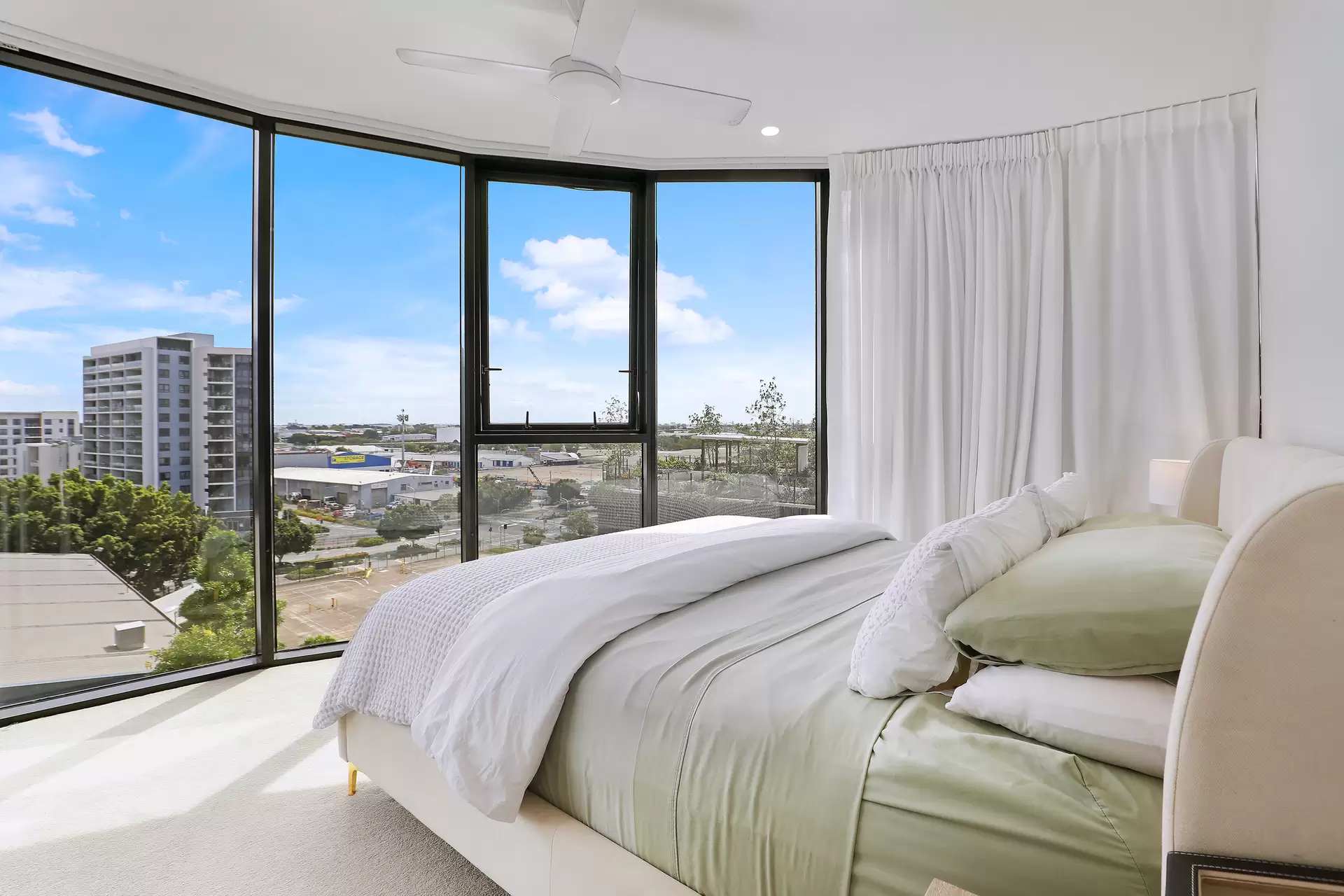 20605/7 Wharf Street, Hamilton Sold by Aurora Property - image 1