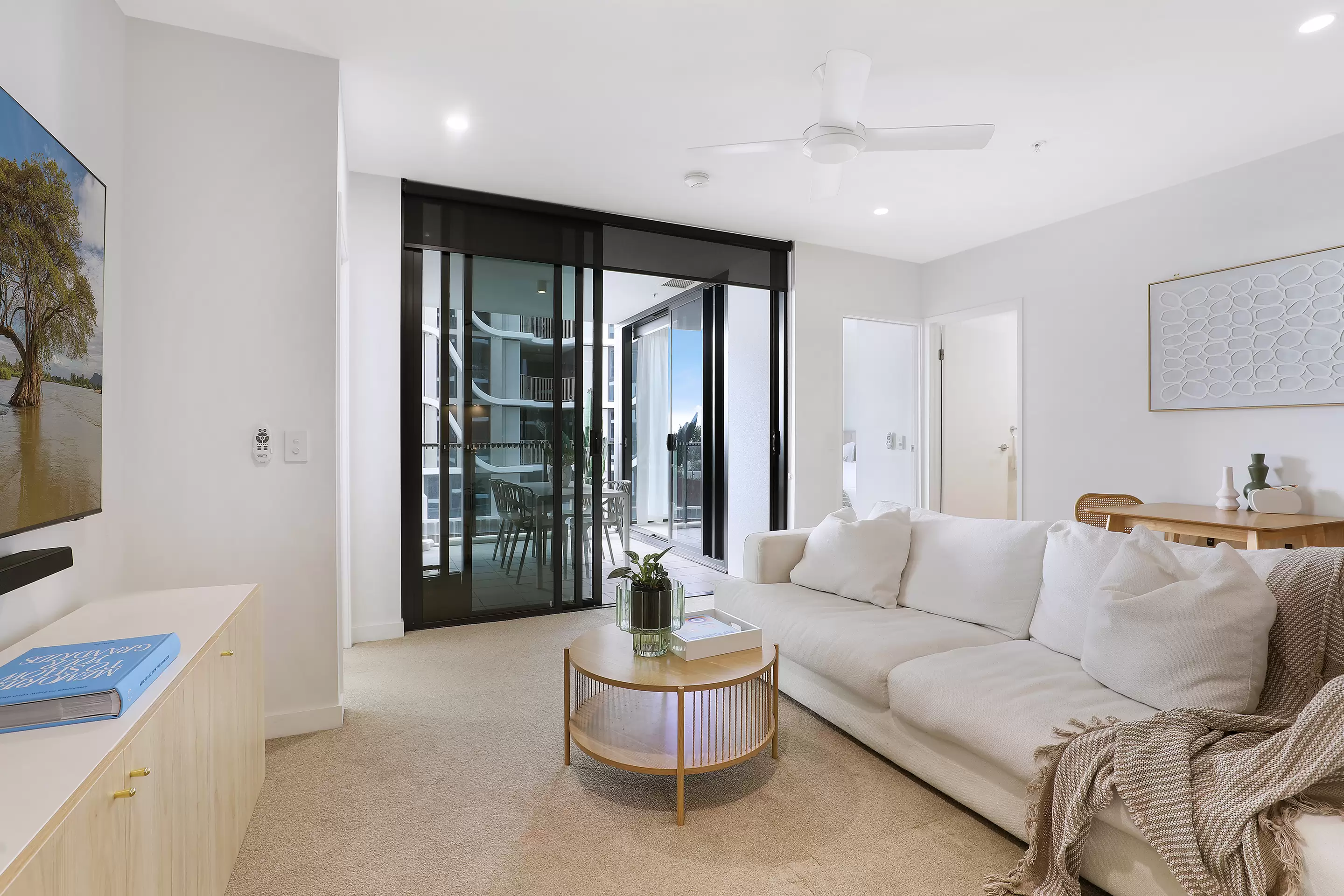 20605/7 Wharf Street, Hamilton Sold by Aurora Property - image 2