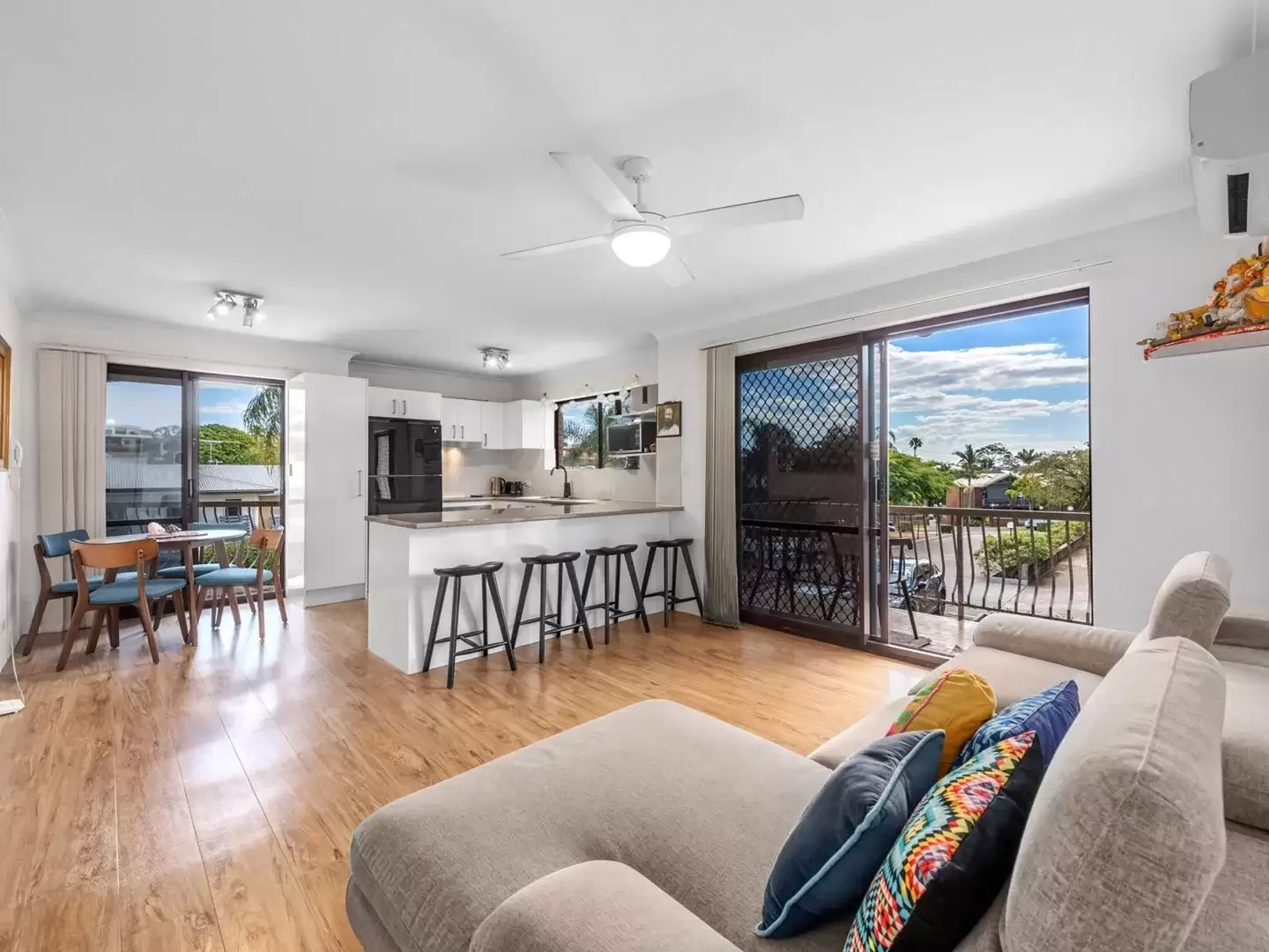 3/43 Rutland Street, Coorparoo Sold by Aurora Property - image 1