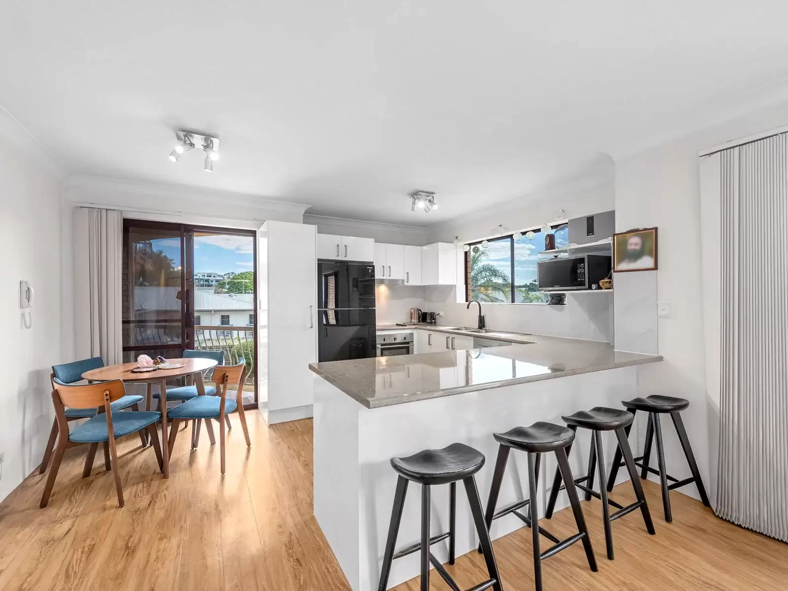 3/43 Rutland Street, Coorparoo Sold by Aurora Property - image 2