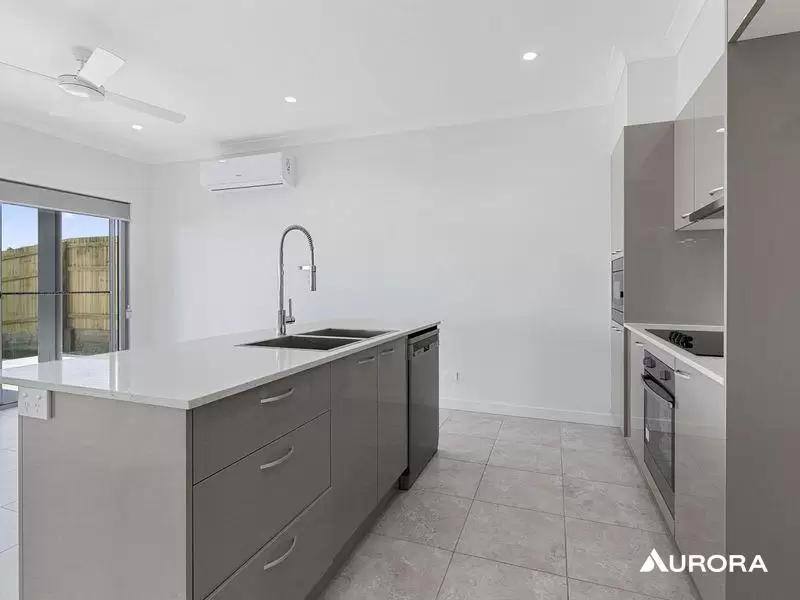 154 Wynnum North Road, Wynnum Leased by Aurora Property - image 2