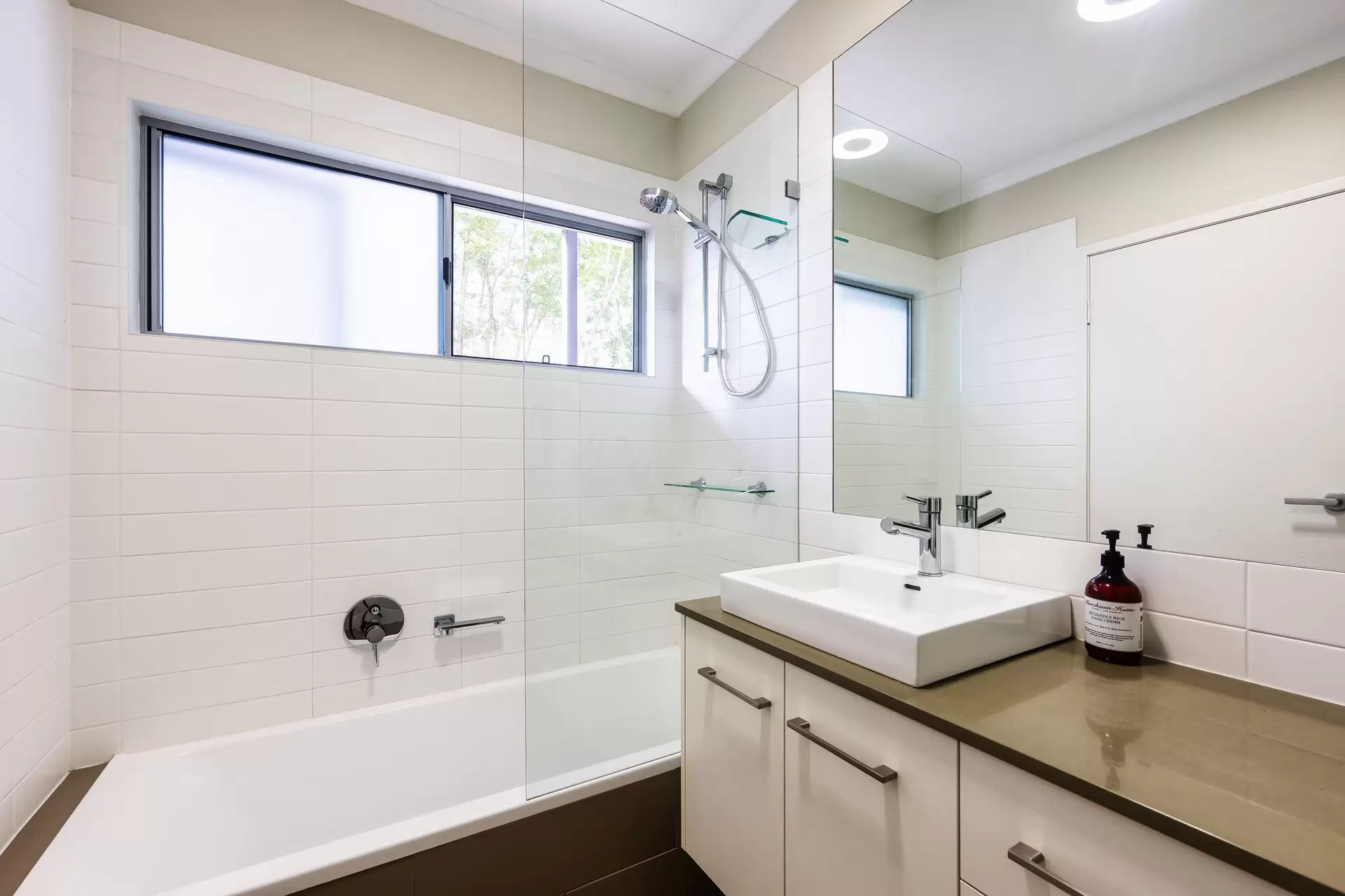 2/20 Barton Parade, Balmoral Leased by Aurora Property - image 1