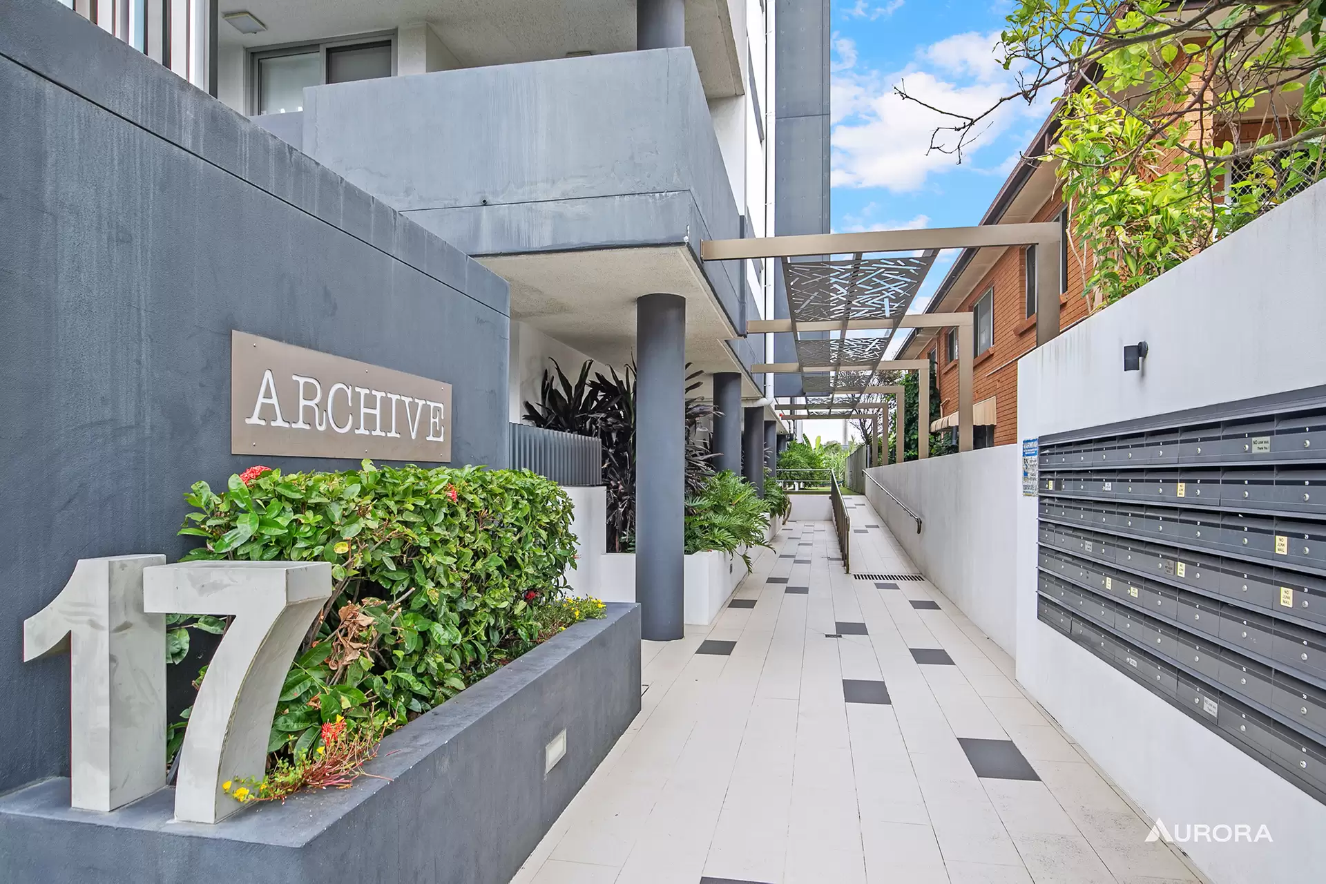 9/17 Carl Street, Woolloongabba Sold by Aurora Property - image 1