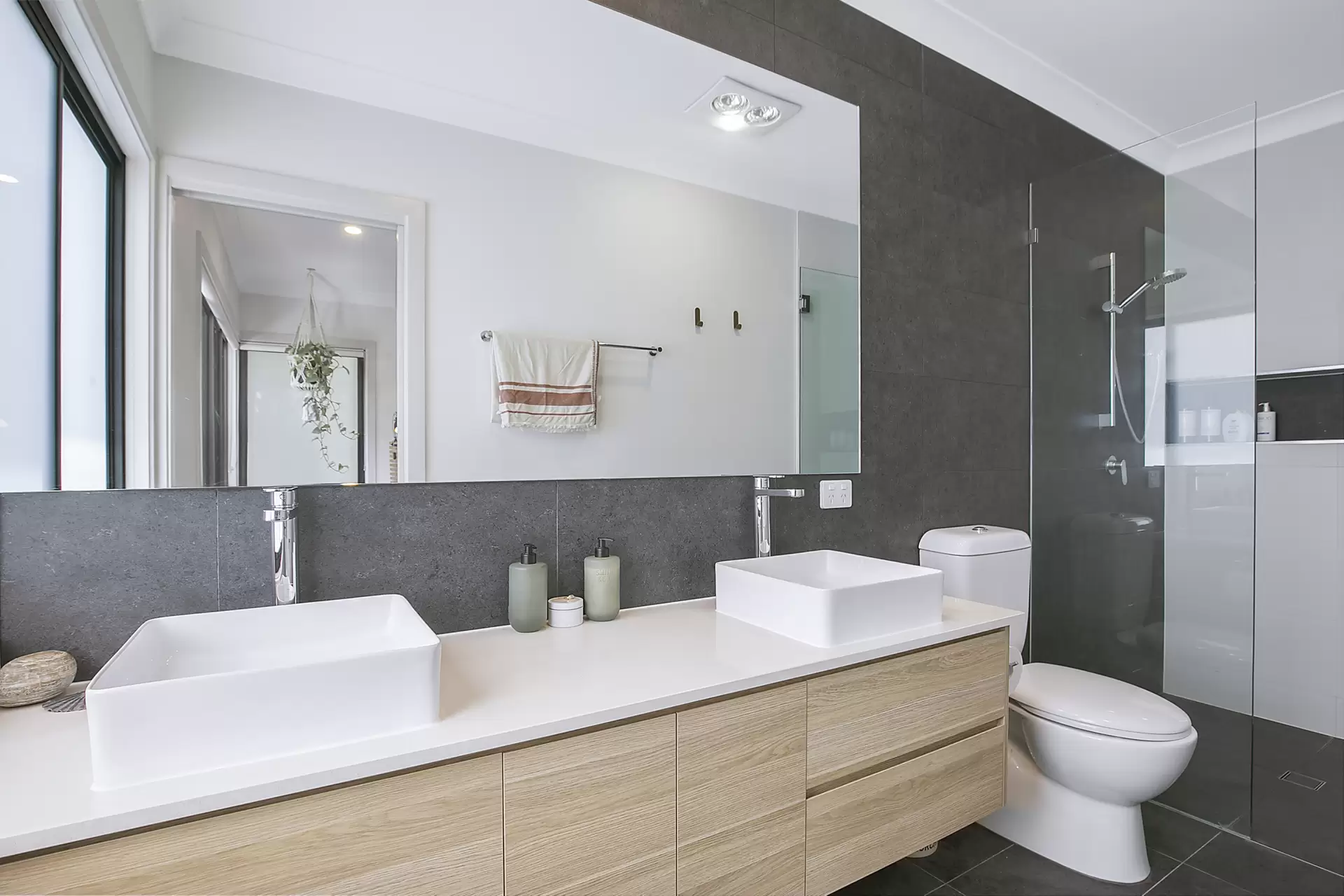 3/175 Allen Street, Hamilton Sold by Aurora Property - image 1