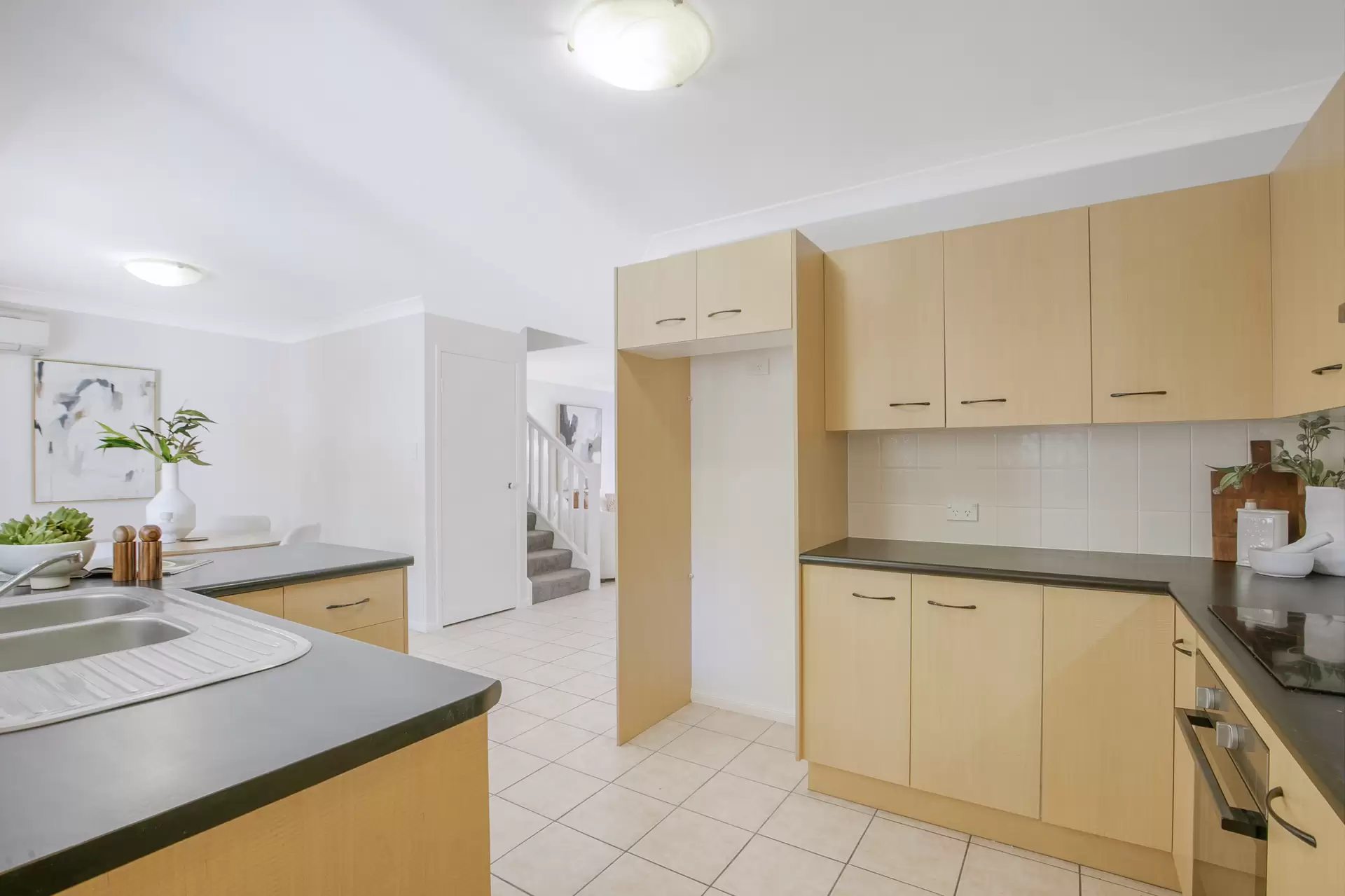 2/32 Beverley Street, Morningside Sold by Aurora Property - image 1