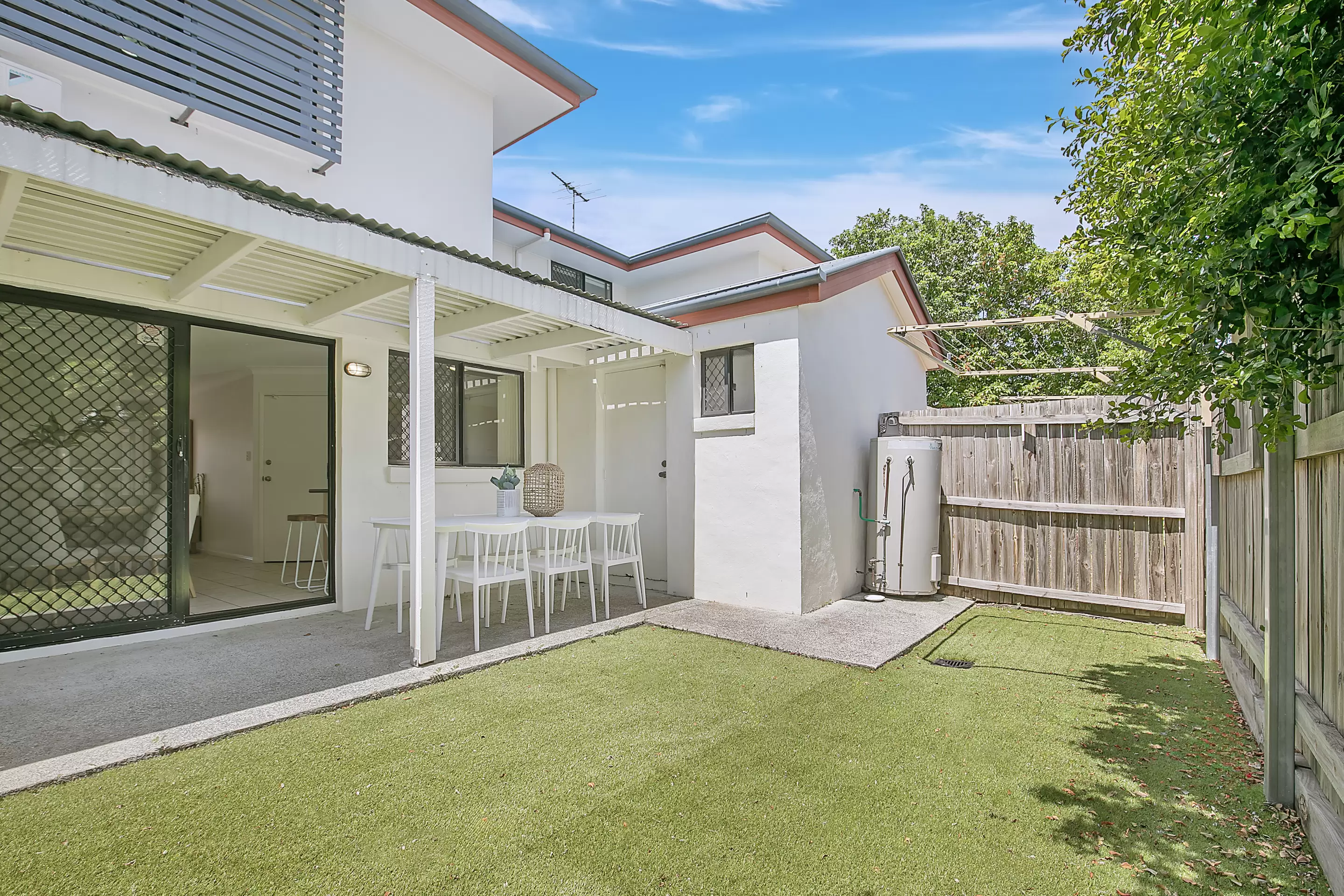 2/32 Beverley Street, Morningside Sold by Aurora Property - image 2