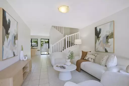 2/32 Beverley Street, Morningside Sold by Aurora Property