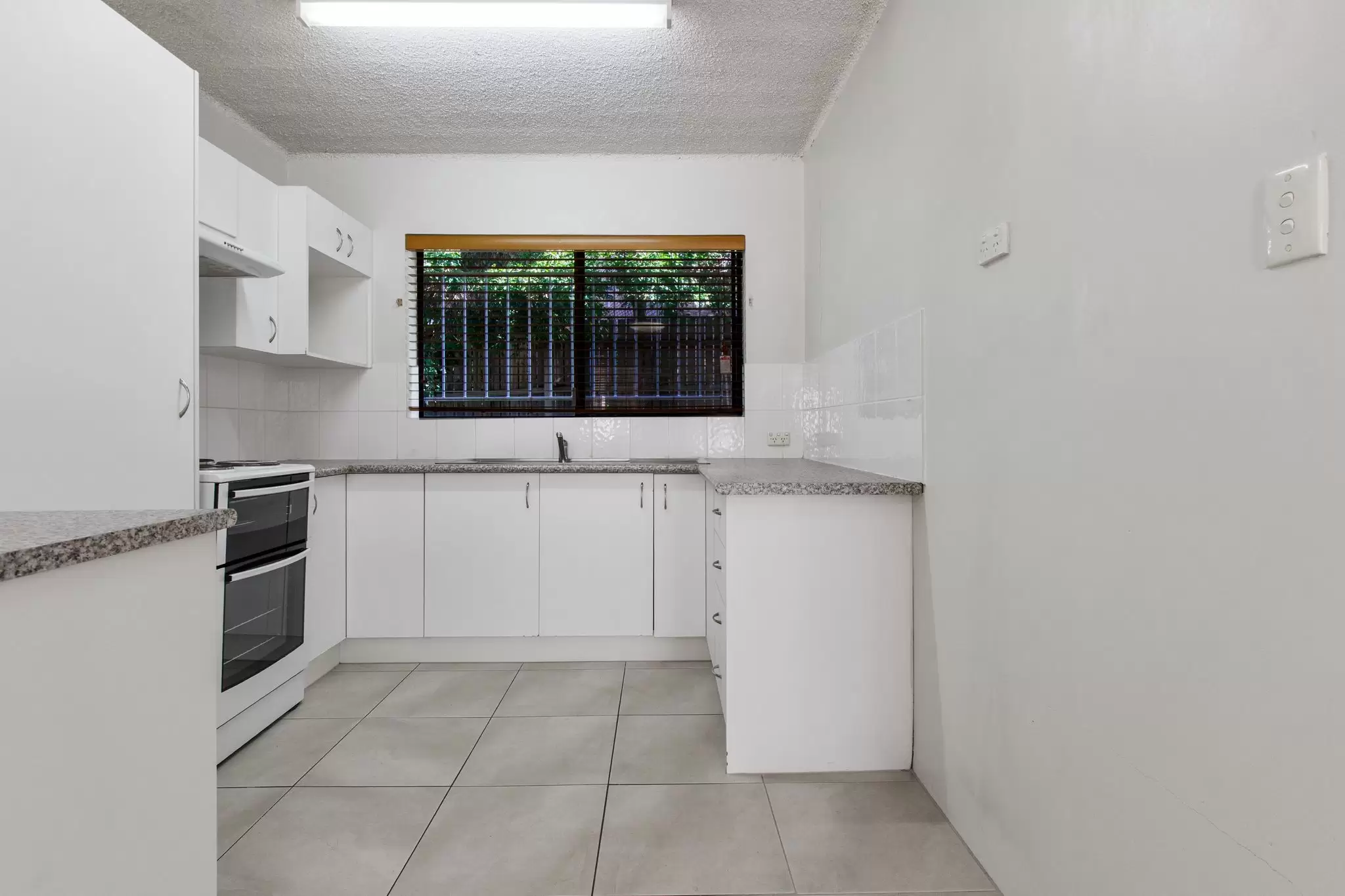6/9 Picot Street, Kelvin Grove Leased by Aurora Property - image 2