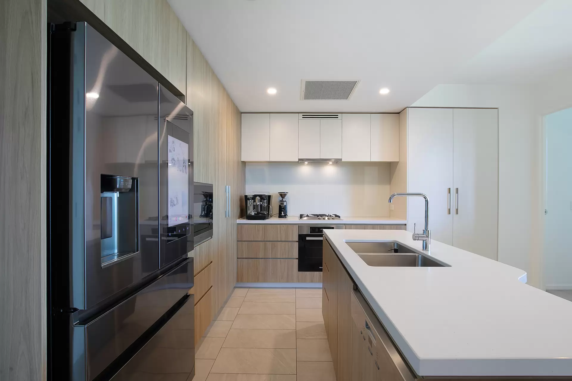 1003/25 Shafston Avenue, Kangaroo Point Sold by Aurora Property - image 1