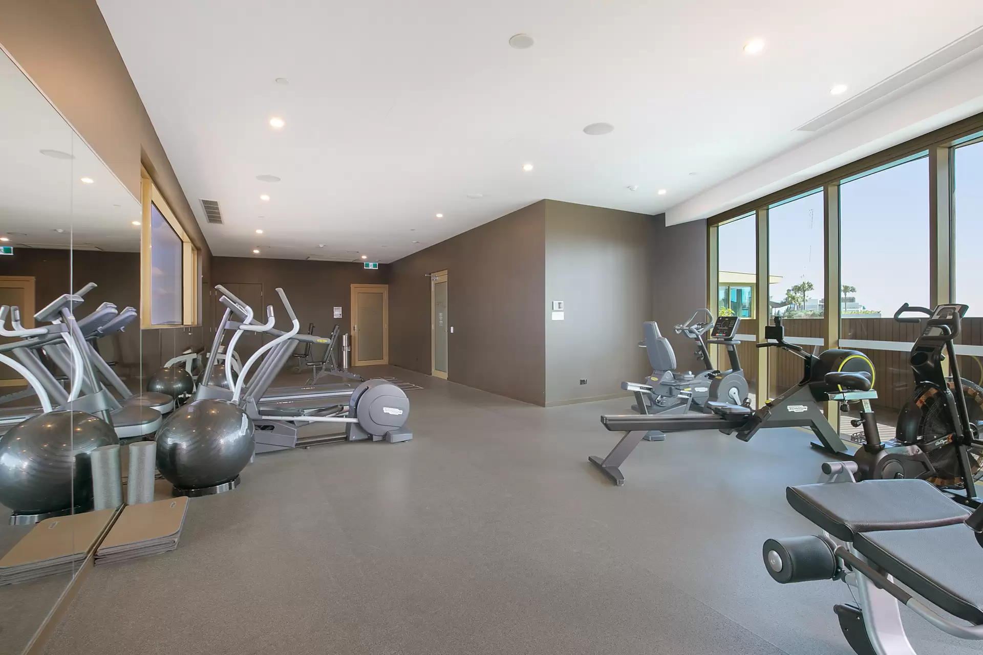 1003/25 Shafston Avenue, Kangaroo Point Sold by Aurora Property - image 1
