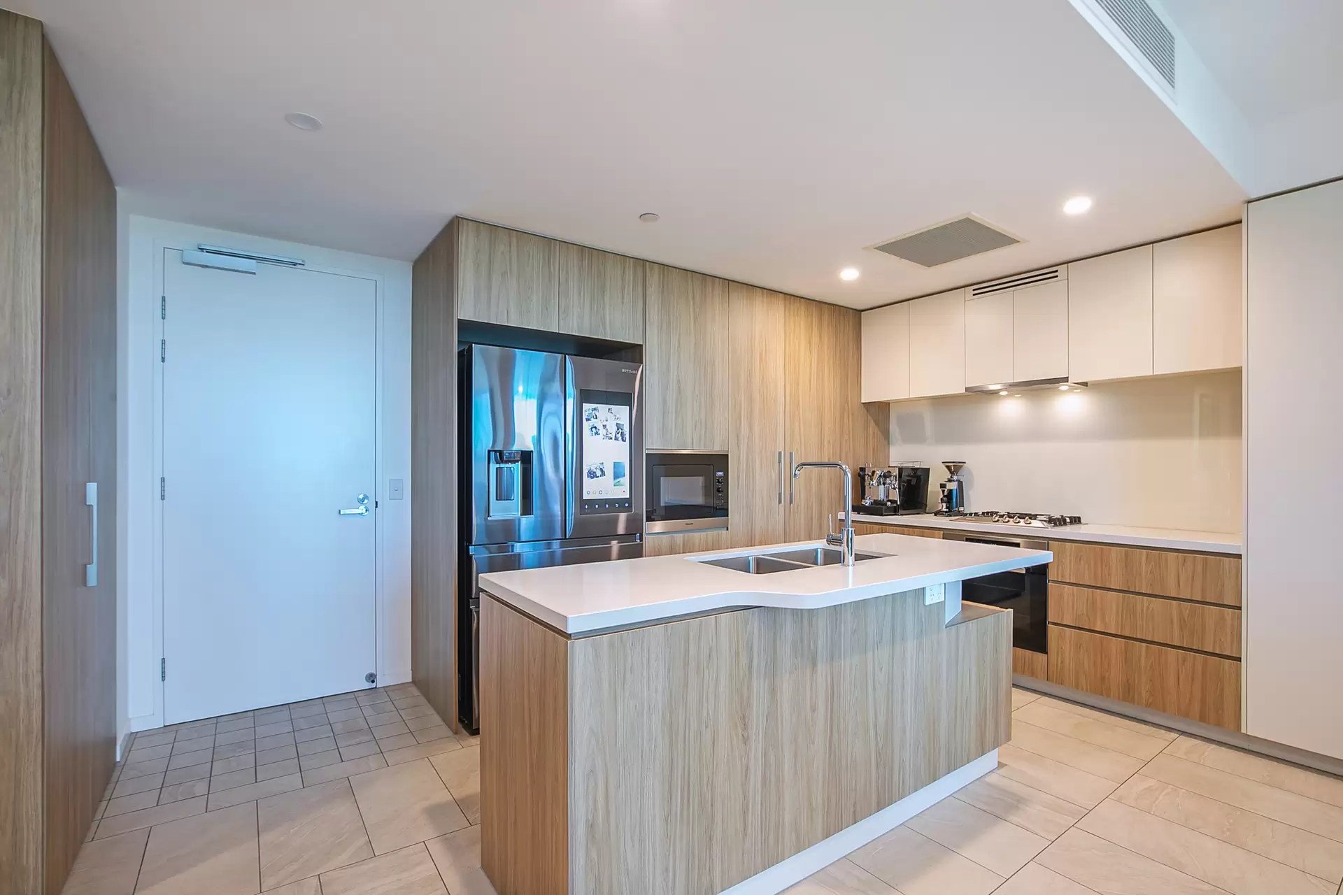 1003/25 Shafston Avenue, Kangaroo Point Sold by Aurora Property - image 1