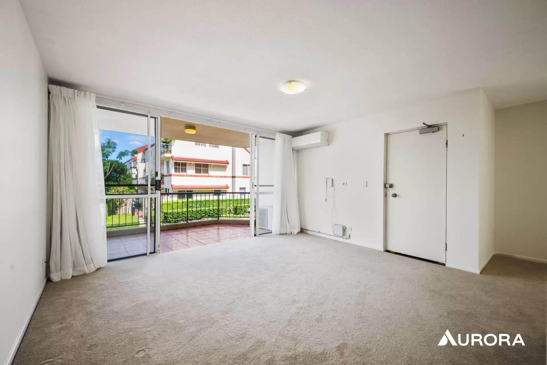 19/17 Whyenbah Street, Hamilton Leased by Aurora Property - image 1