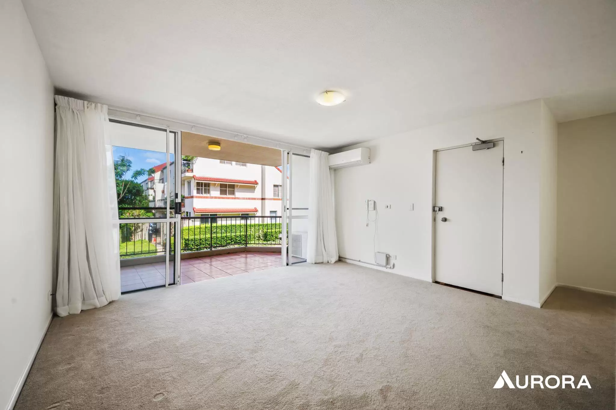 19/17 Whyenbah Street, Hamilton Leased by Aurora Property - image 2