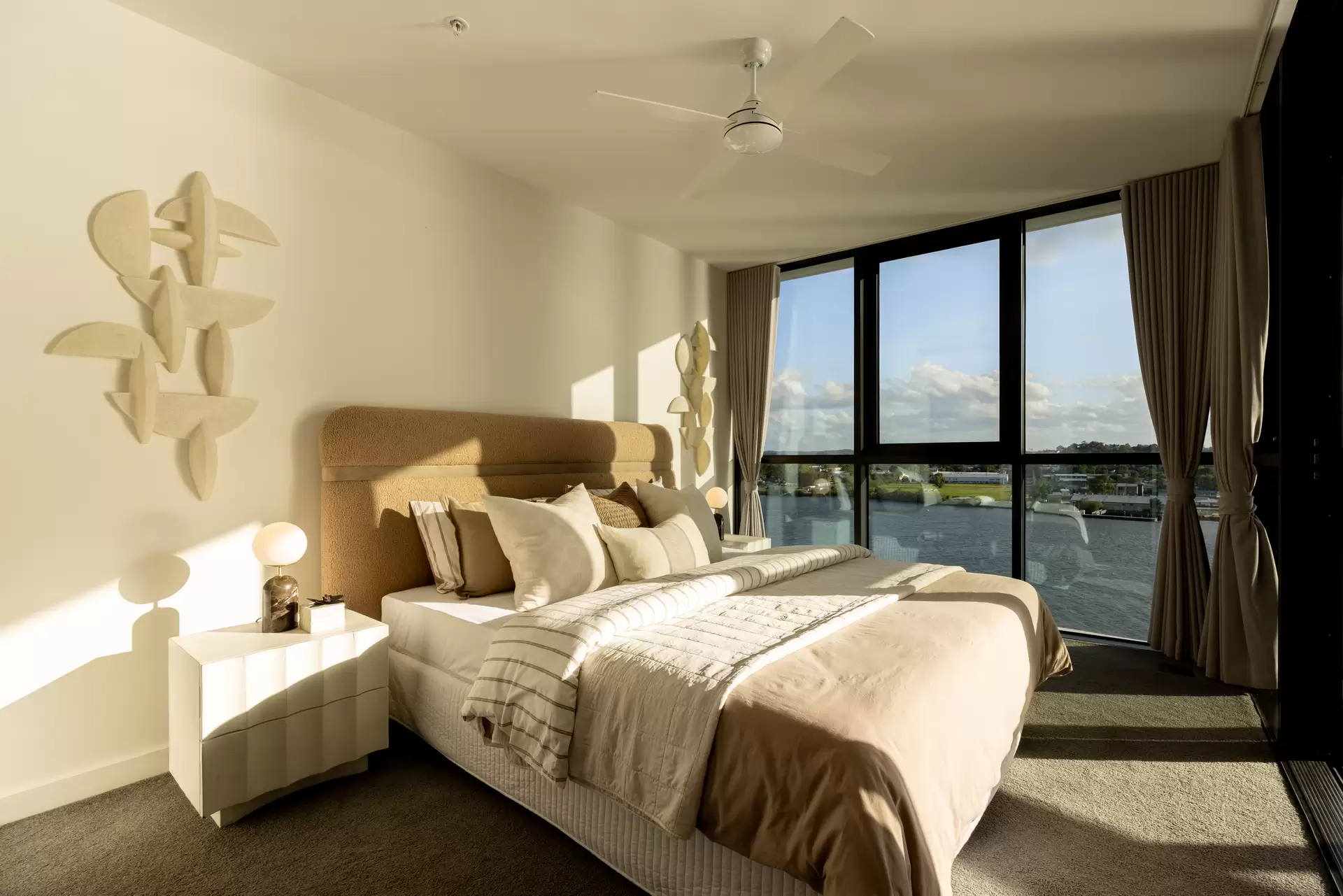 30805/15 Wharf Street, Hamilton Sold by Aurora Property - image 1