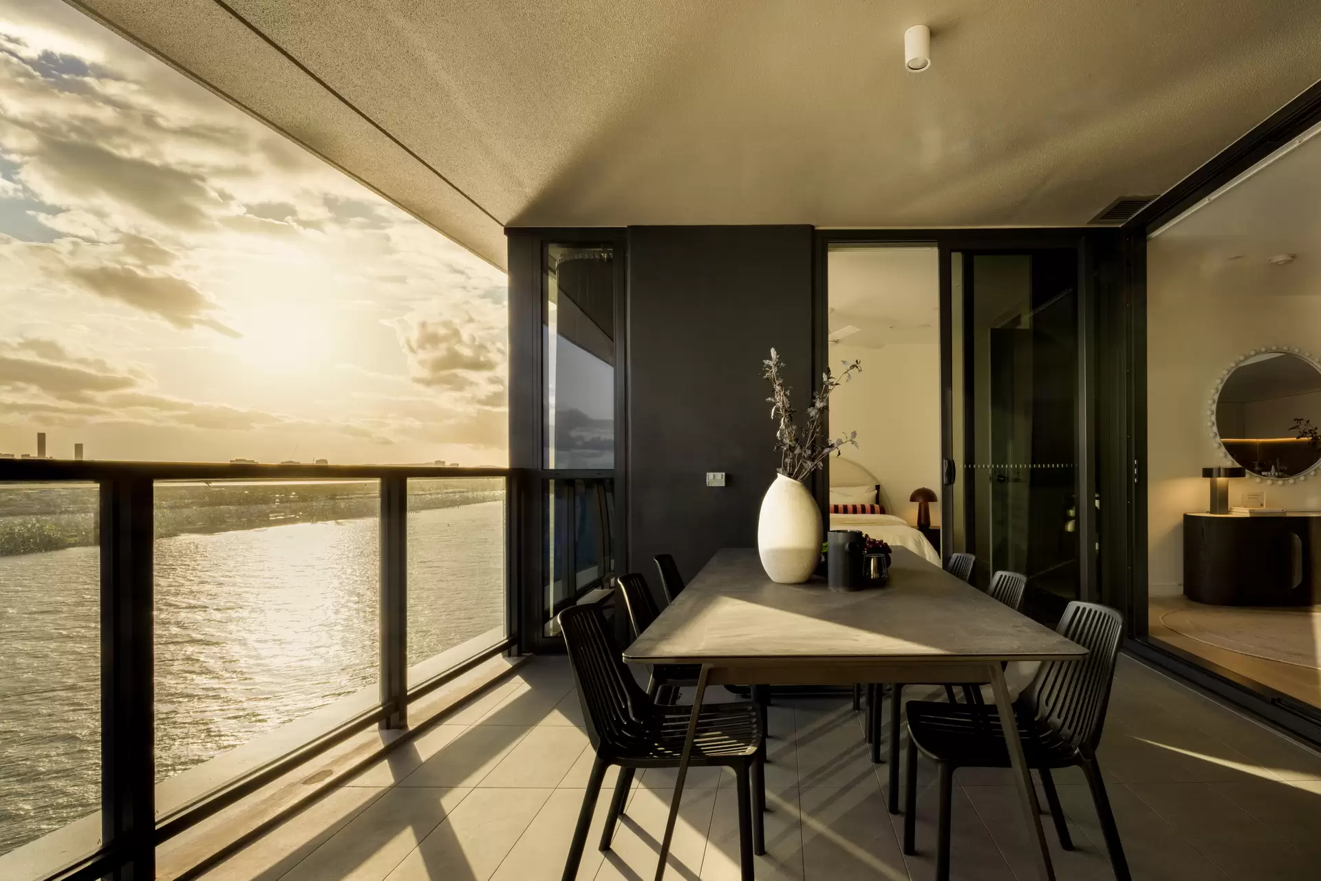 30805/15 Wharf Street, Hamilton Sold by Aurora Property - image 1