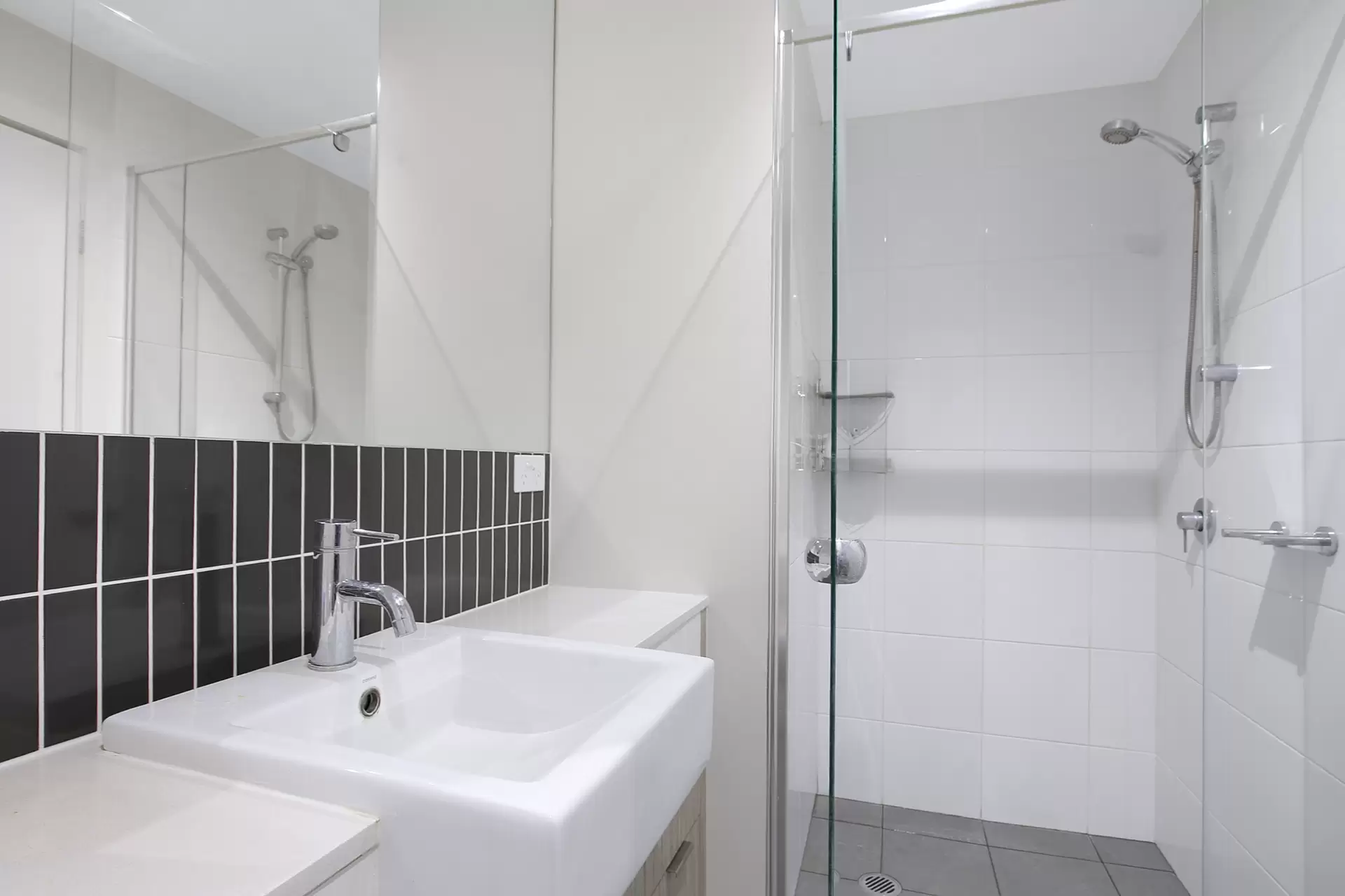 1/62 Waldheim Street, Annerley Sold by Aurora Property - image 1