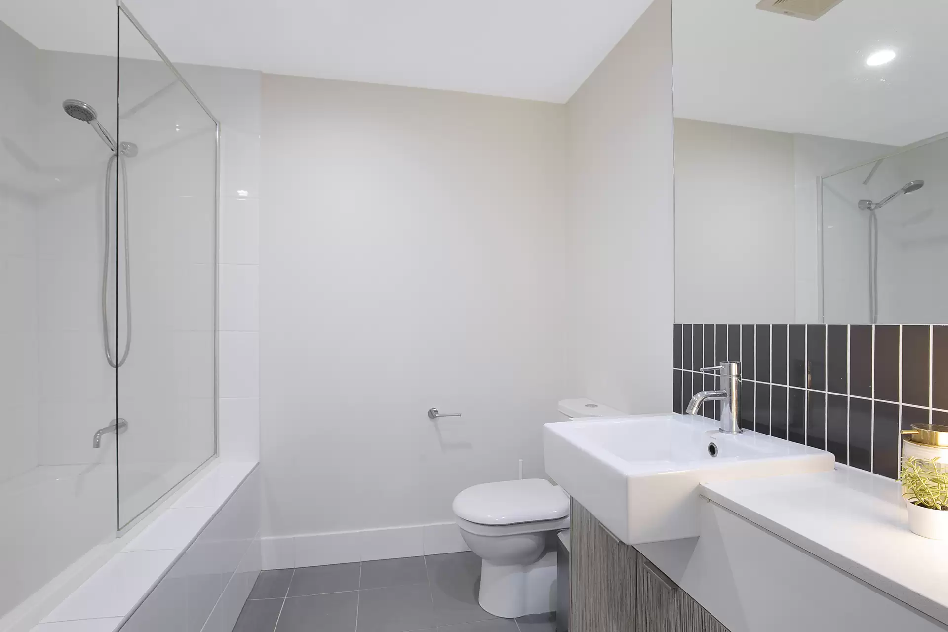 1/62 Waldheim Street, Annerley Sold by Aurora Property - image 1