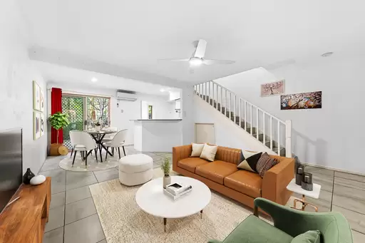 101/17 Marlow Street, Woodridge Sold by Aurora Property