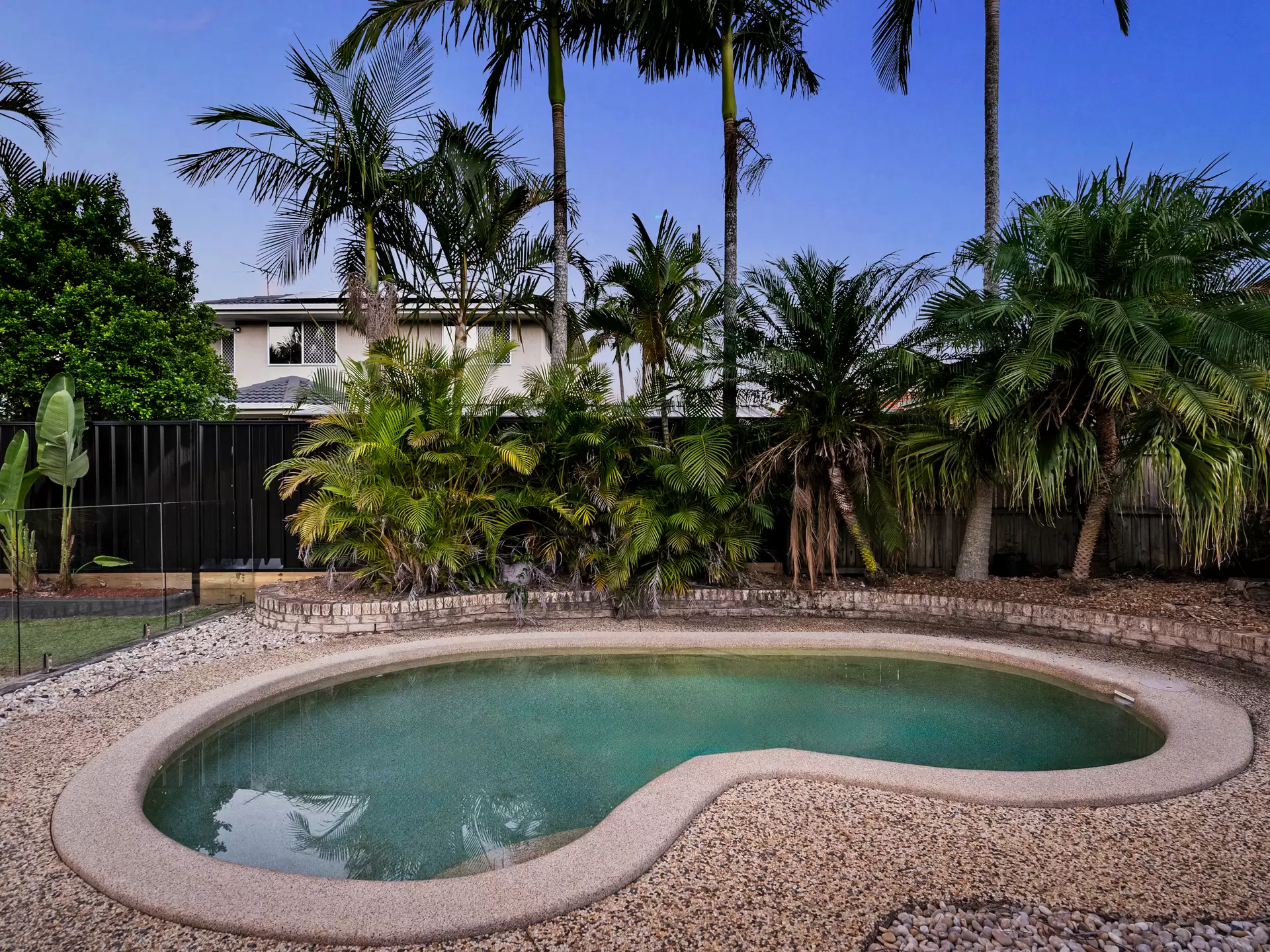 52 Berkley Place, Carindale Sold by Aurora Property - image 1