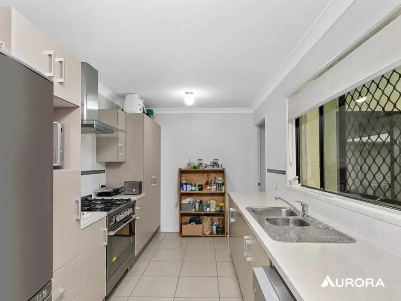 5 Foxwood Circuit, Wakerley Leased by Aurora Property - image 4