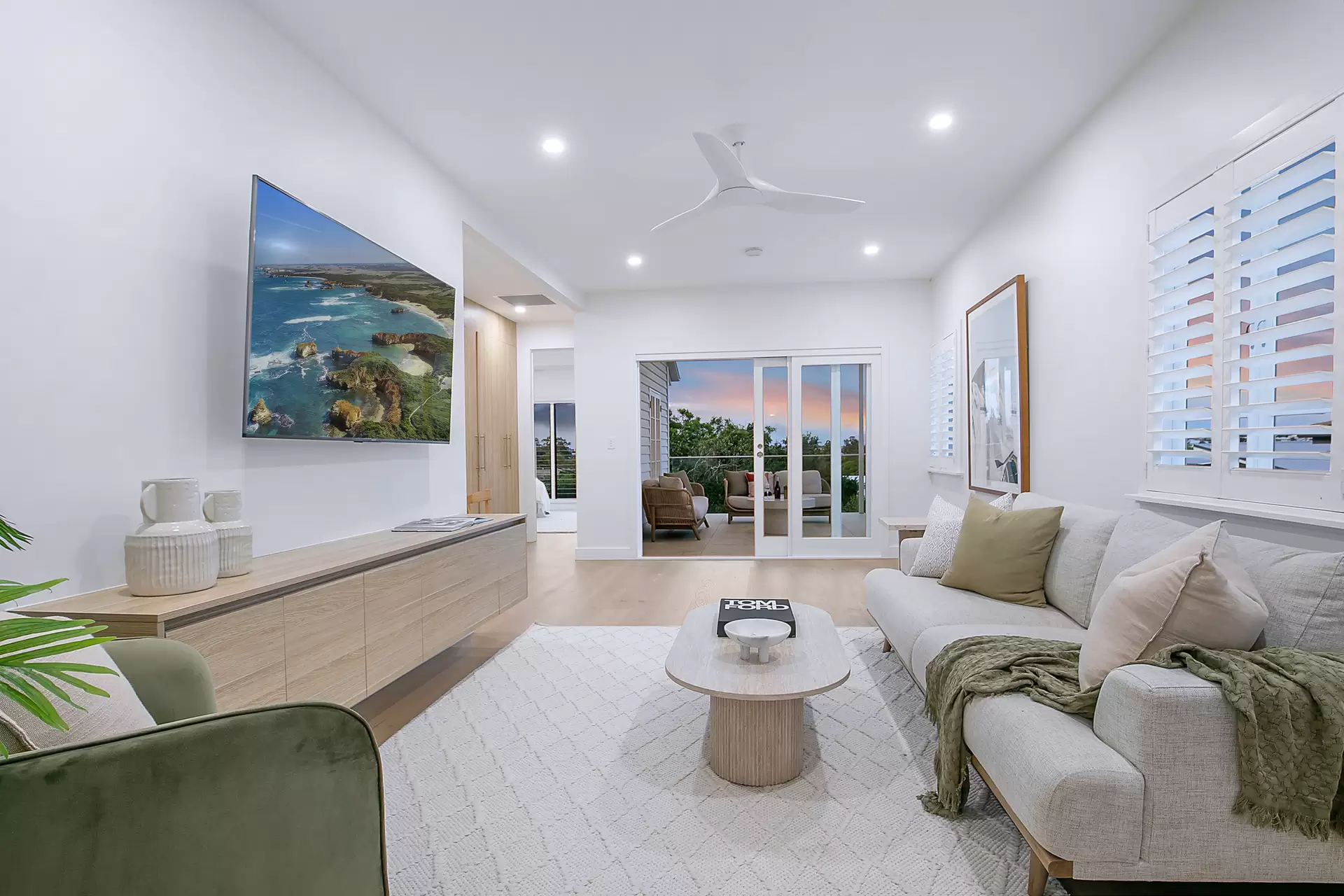 258 Chatsworth Road, Coorparoo Sold by Aurora Property - image 1
