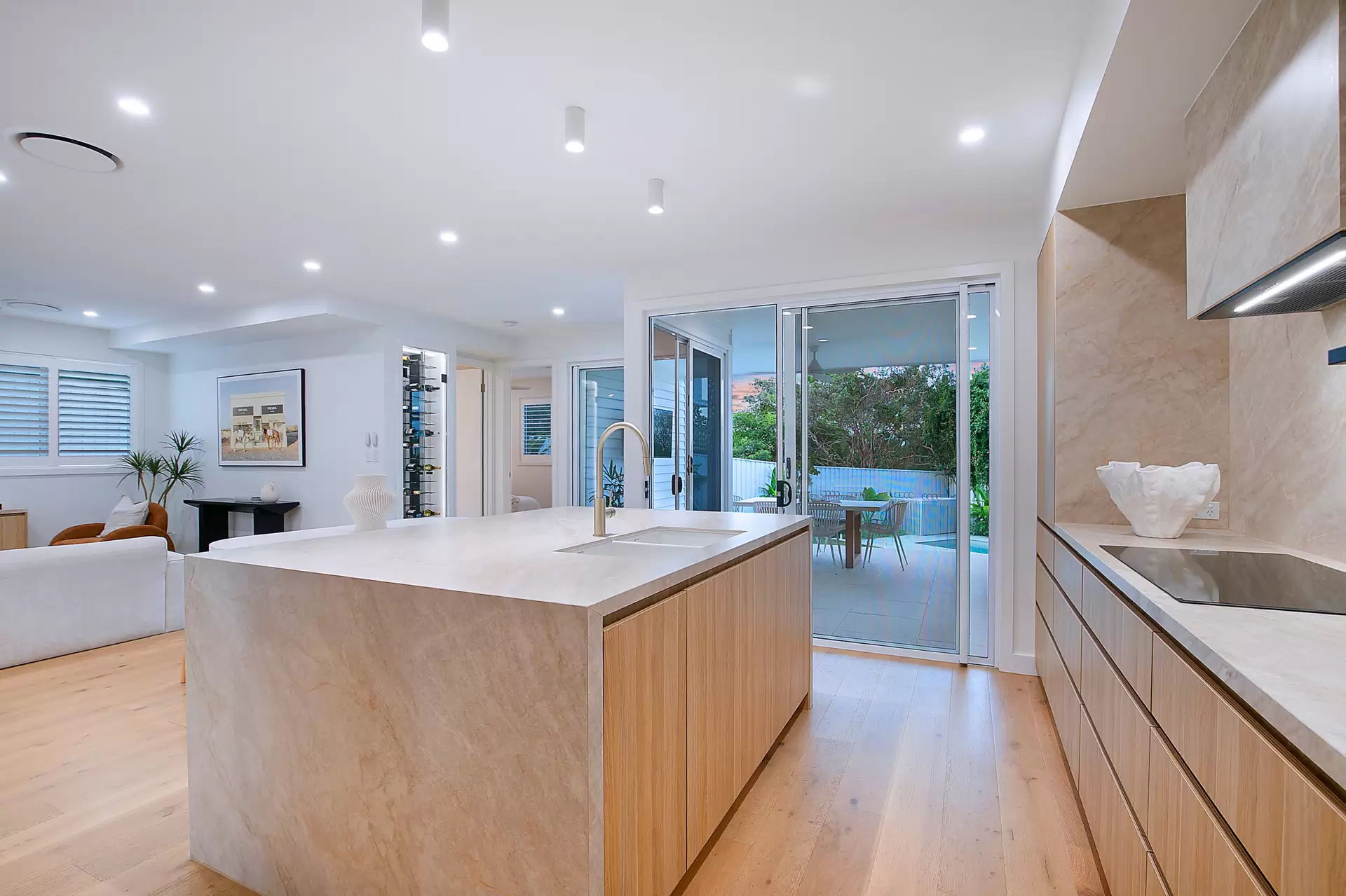 258 Chatsworth Road, Coorparoo Sold by Aurora Property - image 1