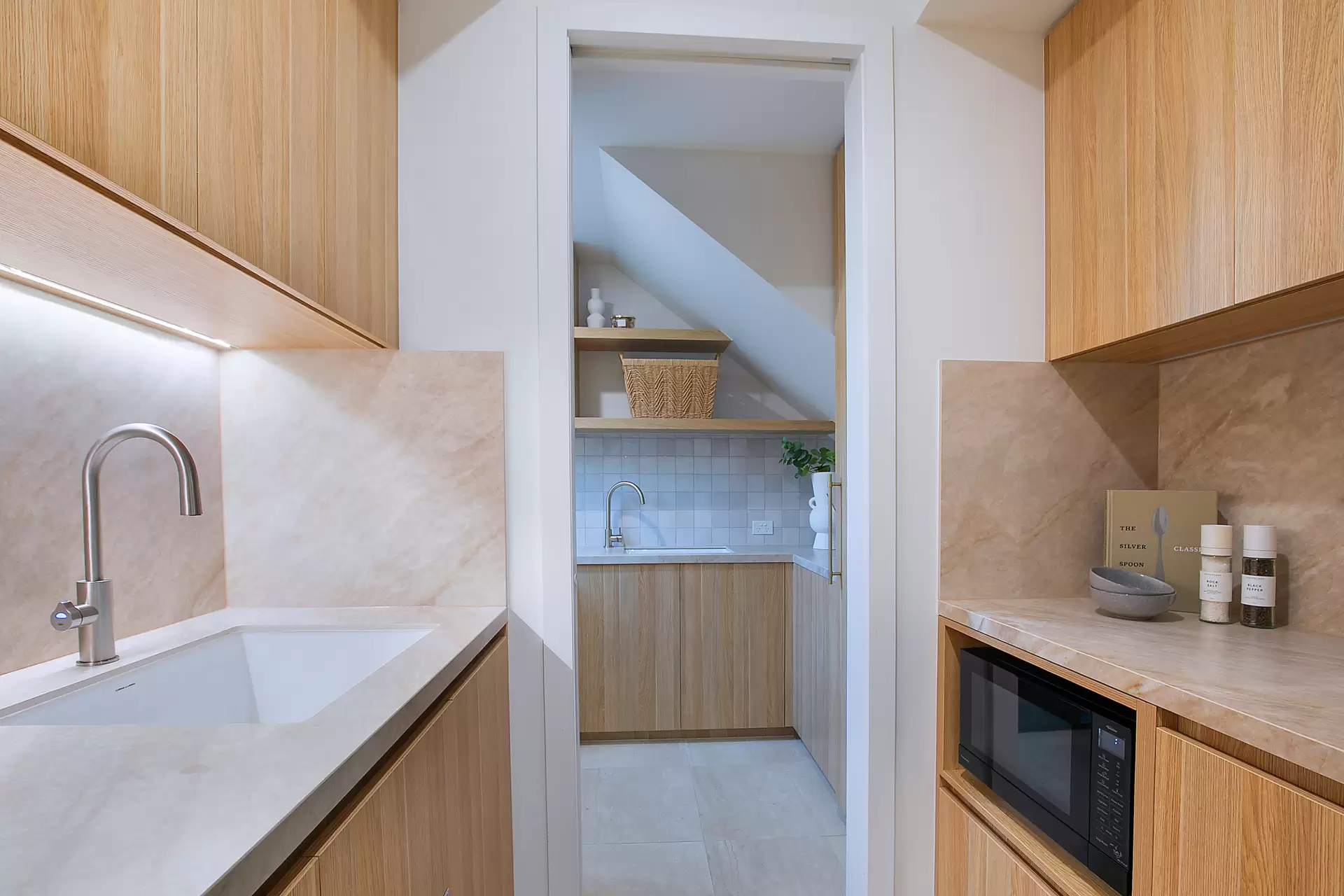 258 Chatsworth Road, Coorparoo Sold by Aurora Property - image 1