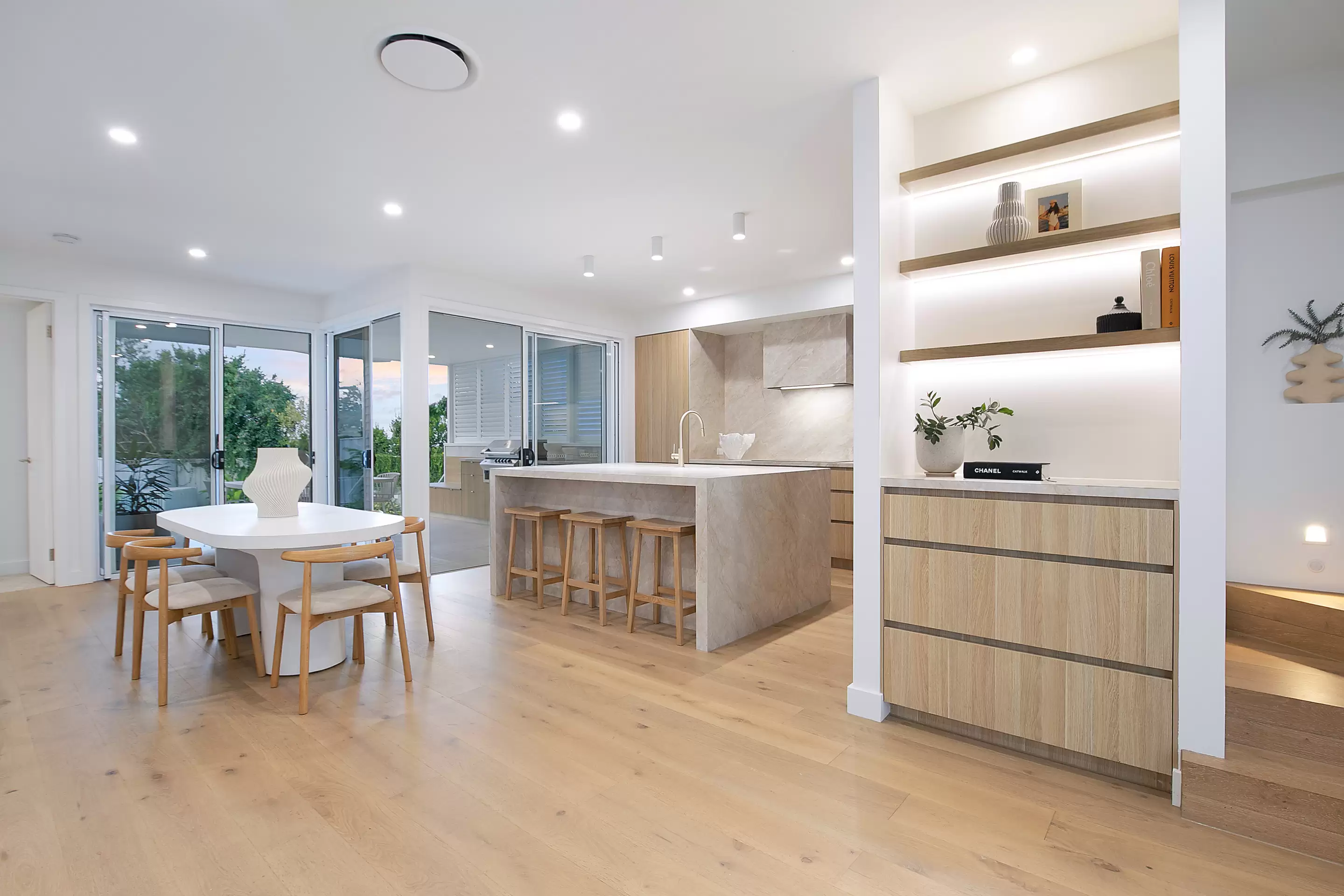 258 Chatsworth Road, Coorparoo Sold by Aurora Property - image 5