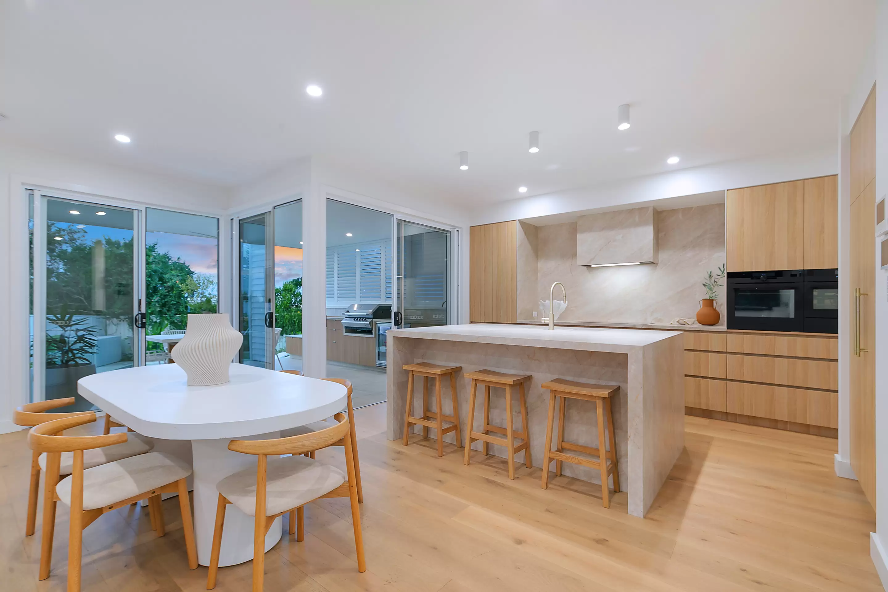 258 Chatsworth Road, Coorparoo Sold by Aurora Property - image 35
