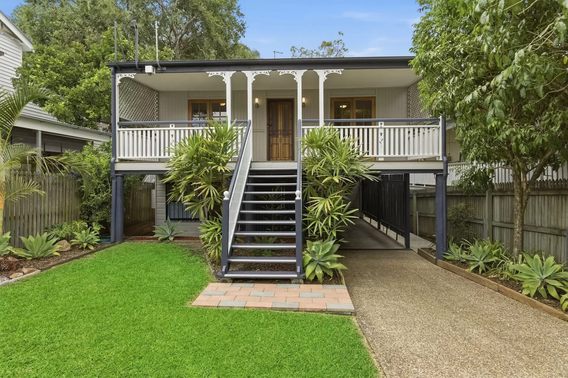 61 Edmondstone Street, Newmarket Leased by Aurora Property - image 1