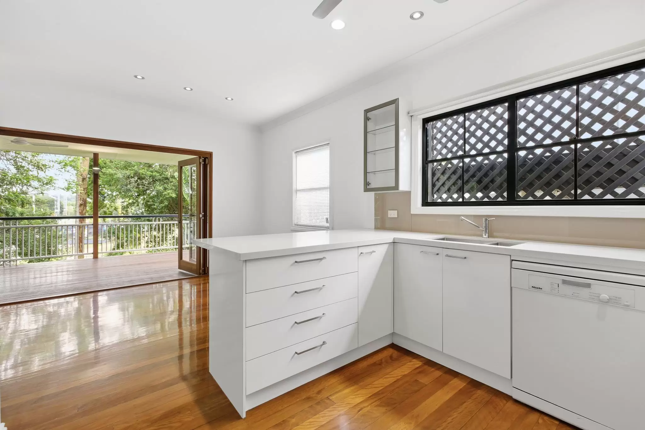 61 Edmondstone Street, Newmarket Leased by Aurora Property - image 4
