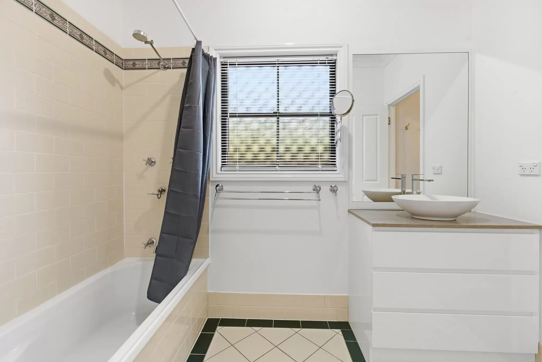 61 Edmondstone Street, Newmarket Leased by Aurora Property - image 13