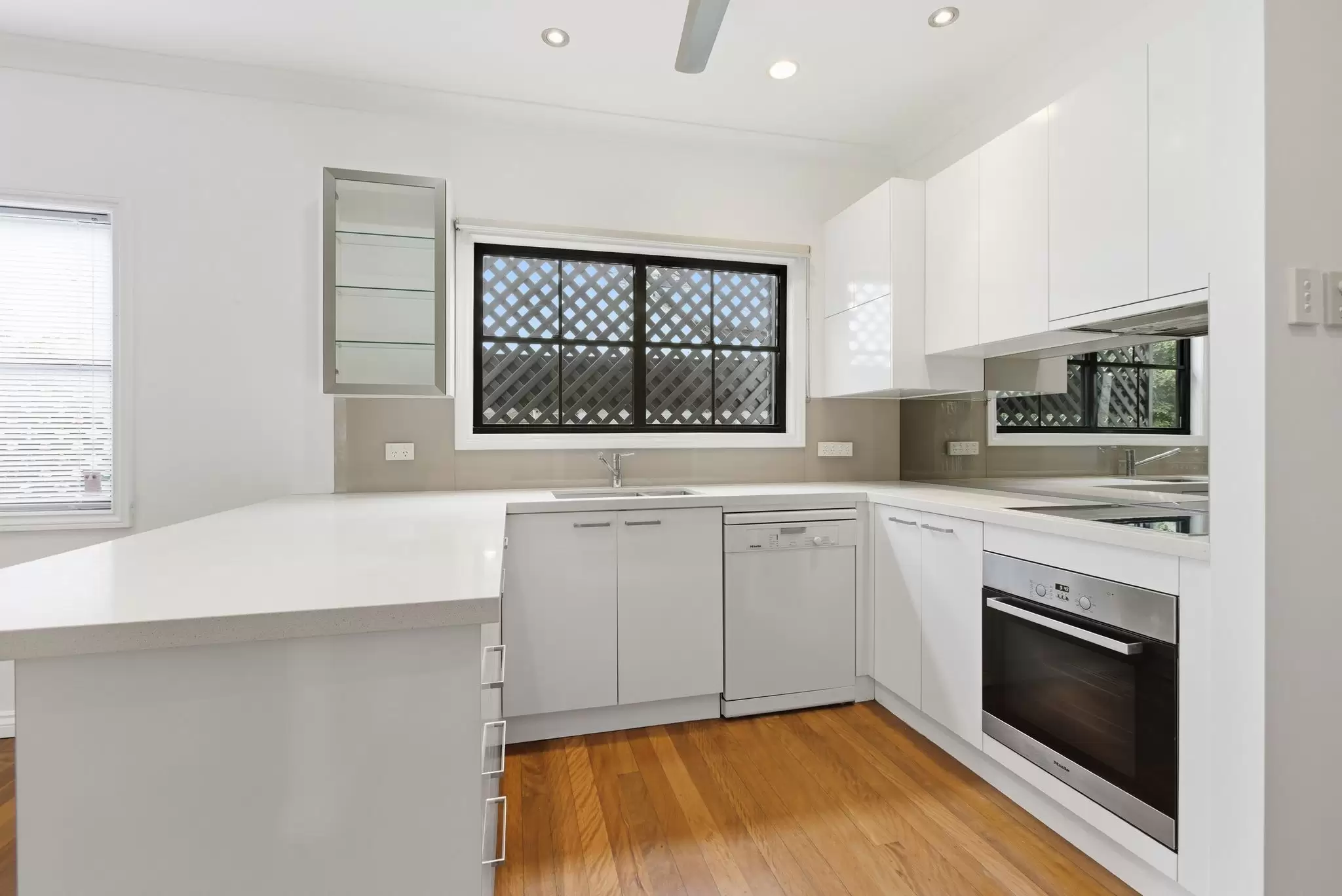 61 Edmondstone Street, Newmarket Leased by Aurora Property - image 3