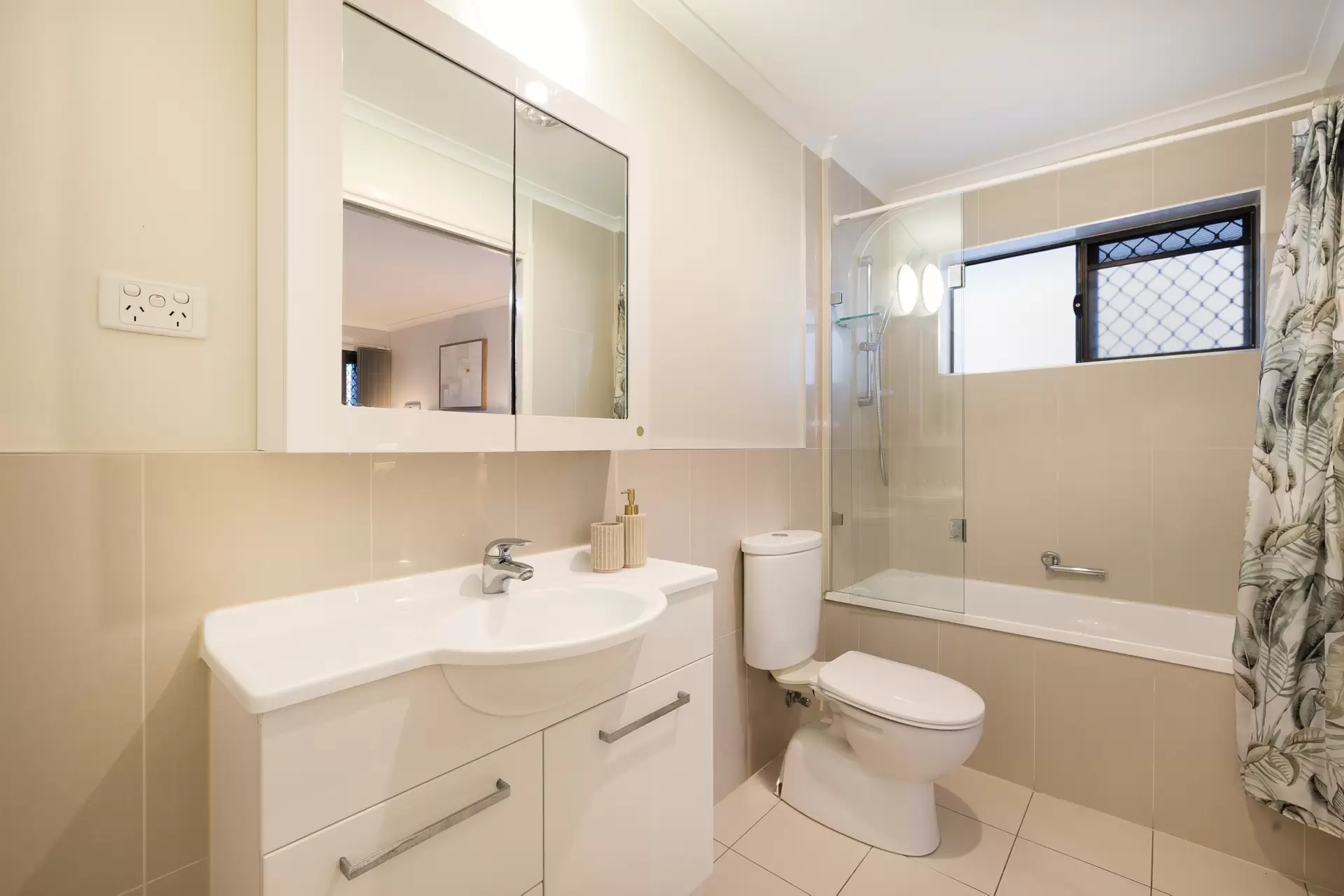 21 Banwell Crescent, Carindale Sold by Aurora Property - image 1