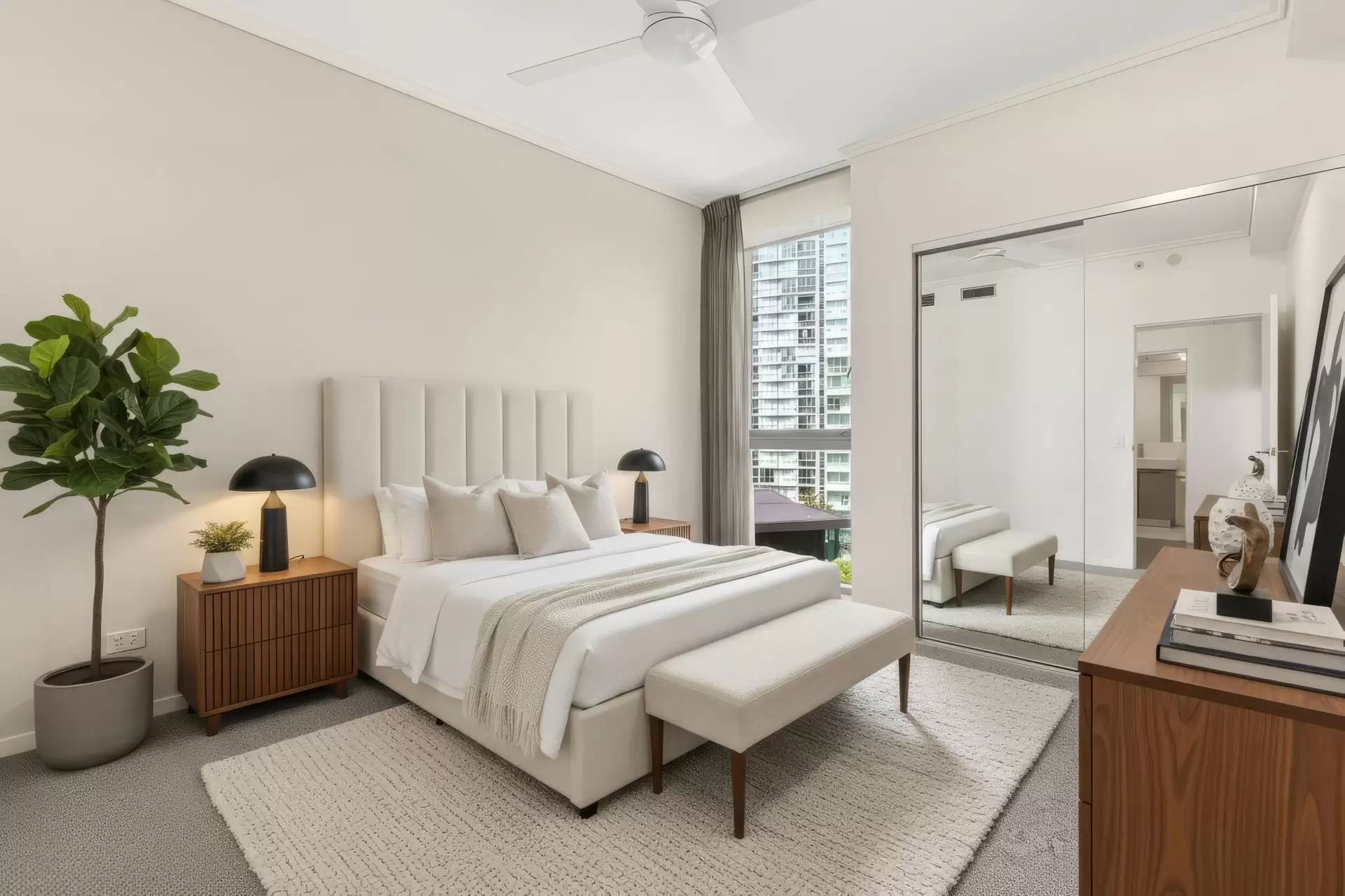 30507/2 Harbour Road, Hamilton Leased by Aurora Property - image 1