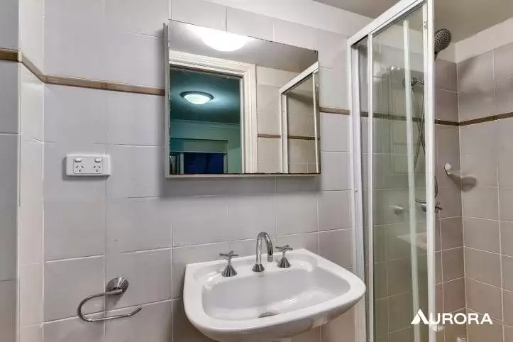 4/8 Clyde Road, Herston Leased by Aurora Property - image 5