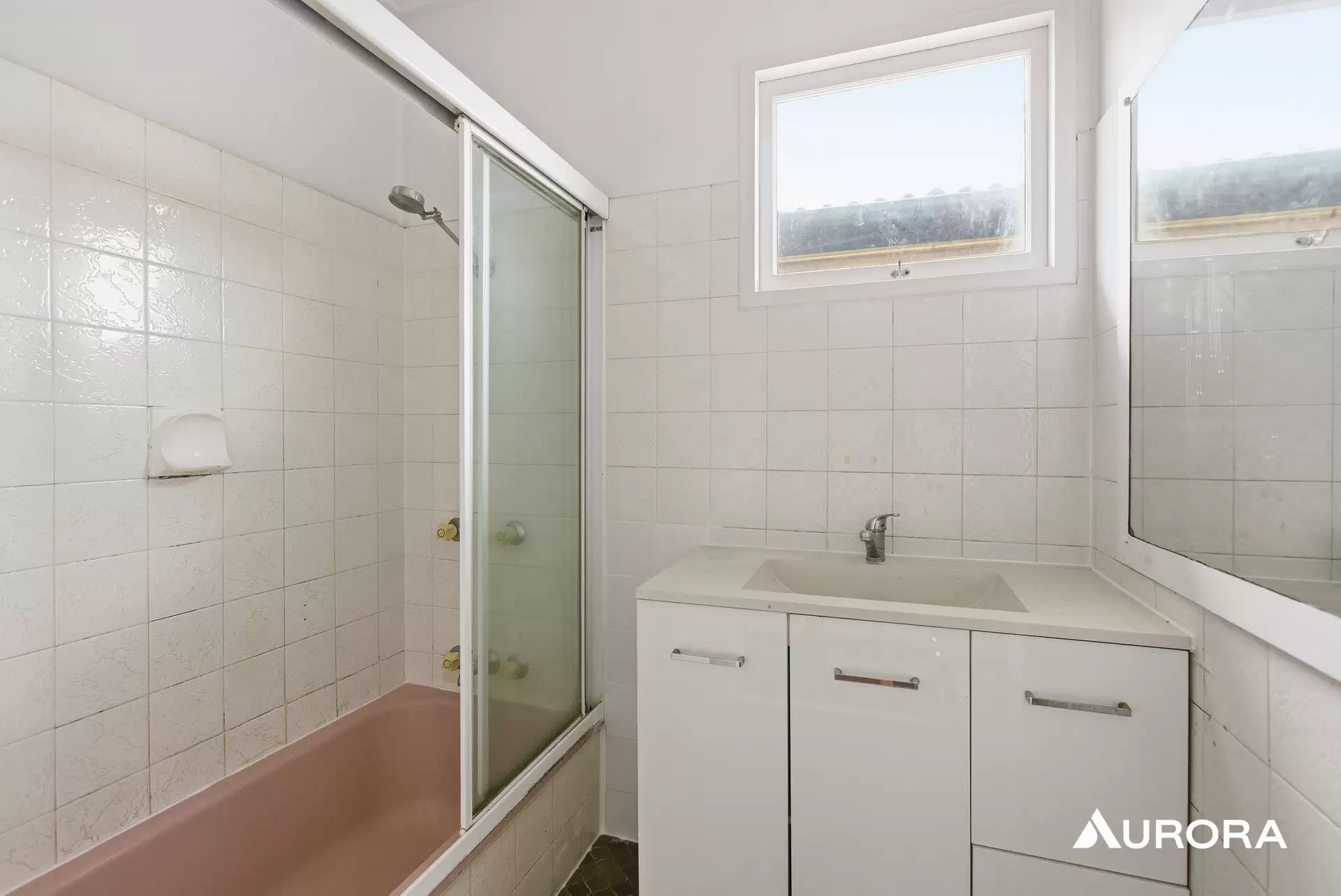 28 Miriam Street, Holland Park West Leased by Aurora Property - image 1