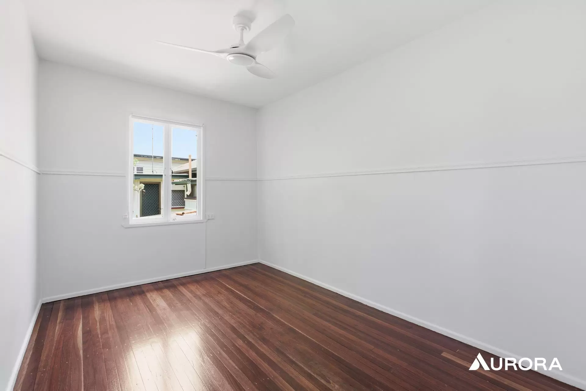 28 Miriam Street, Holland Park West Leased by Aurora Property - image 1