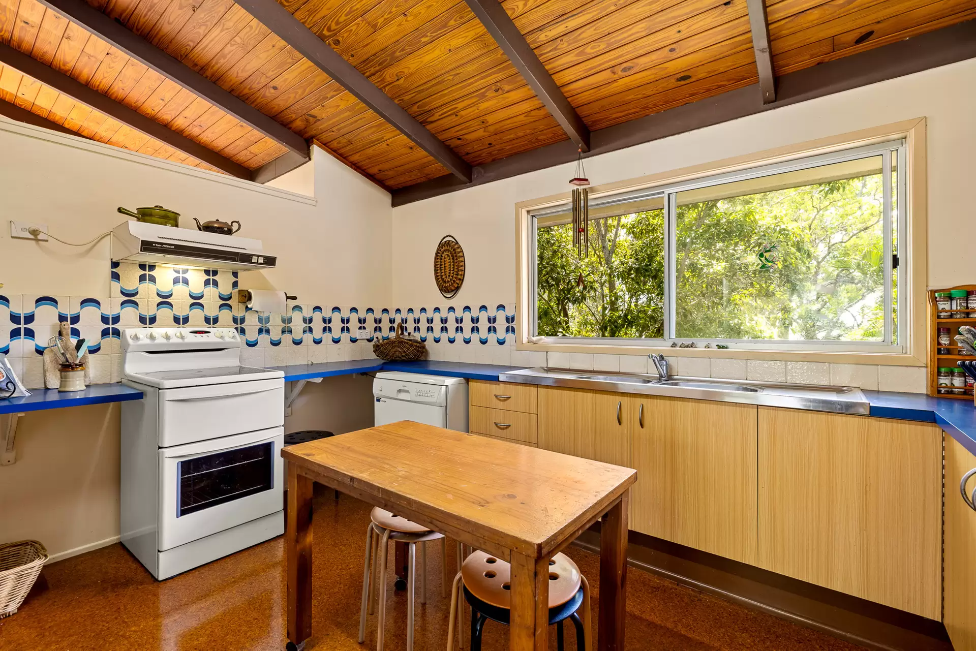 370 Belmont Road, Belmont Sold by Aurora Property - image 1
