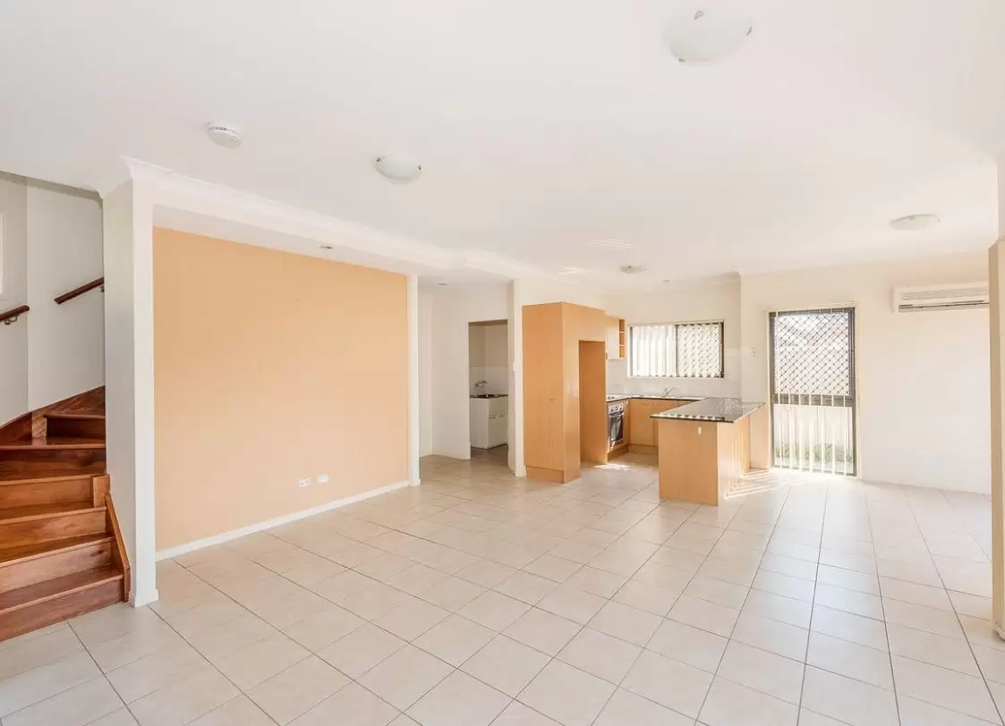 1/127 Jones Road, Carina Heights Leased by Aurora Property - image 2