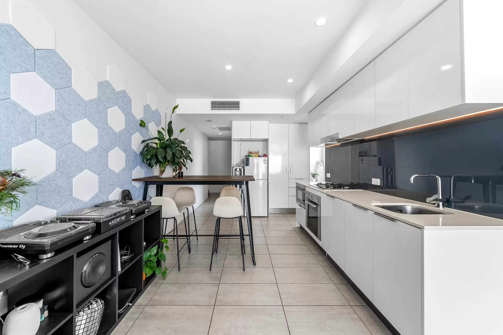 1315/977 Ann Street, Fortitude Valley Sold by Aurora Property - image 1